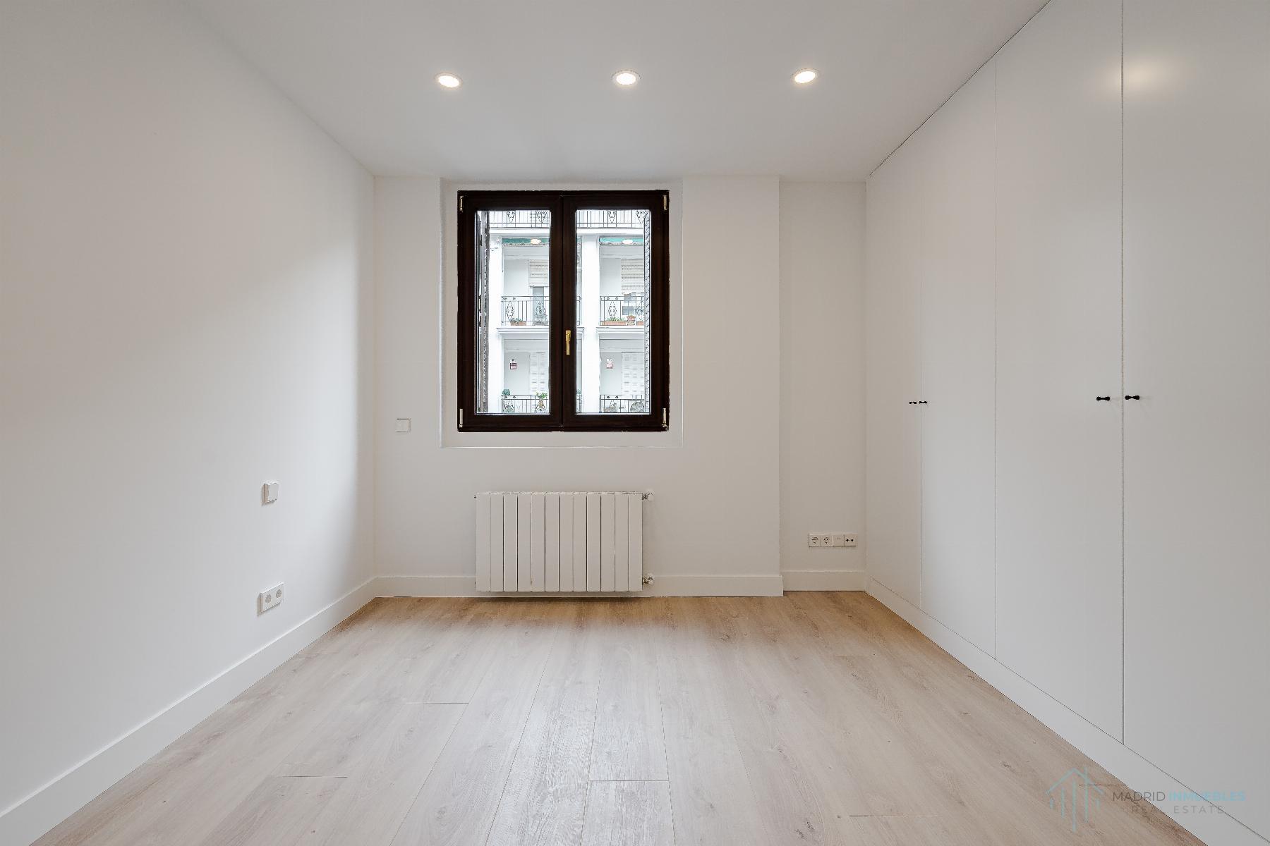 For sale of flat in Madrid