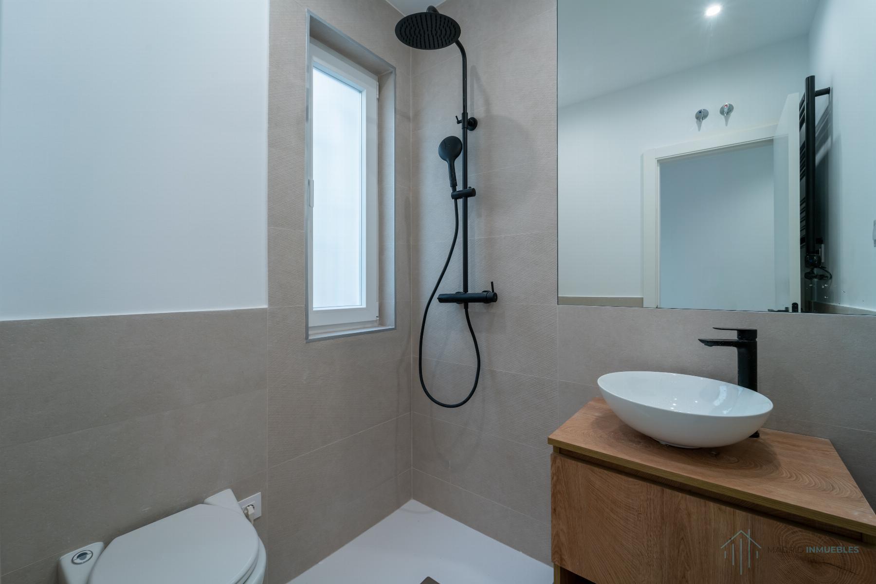 For sale of apartment in Madrid