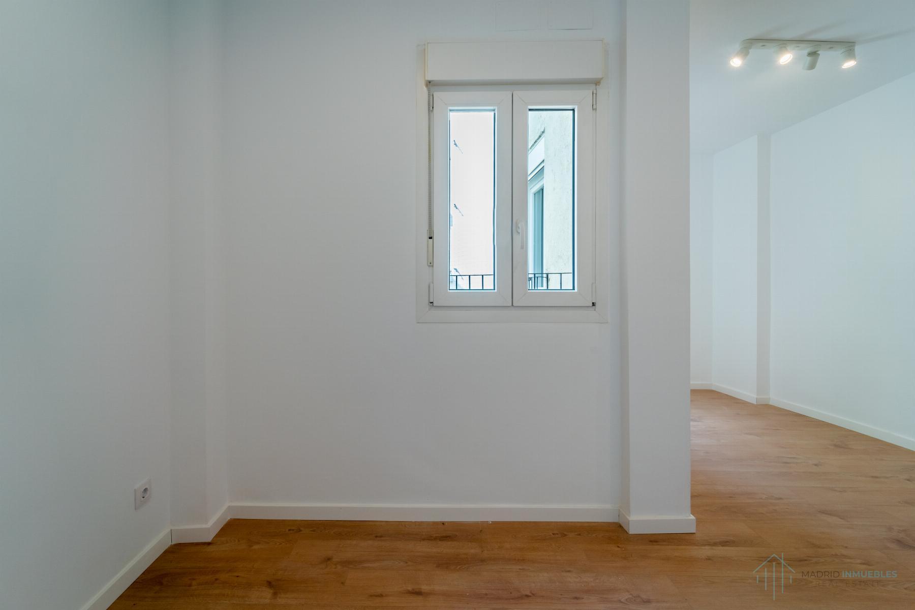For sale of apartment in Madrid