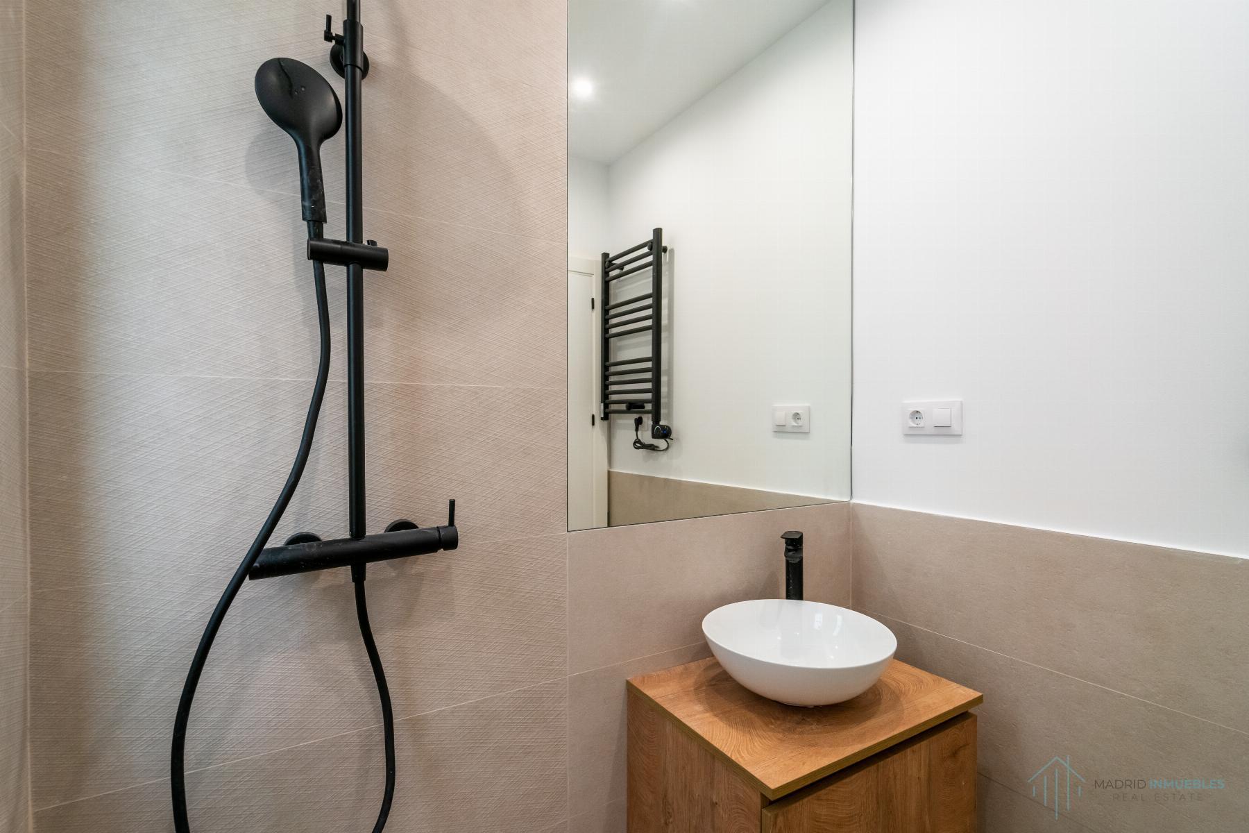 For sale of apartment in Madrid