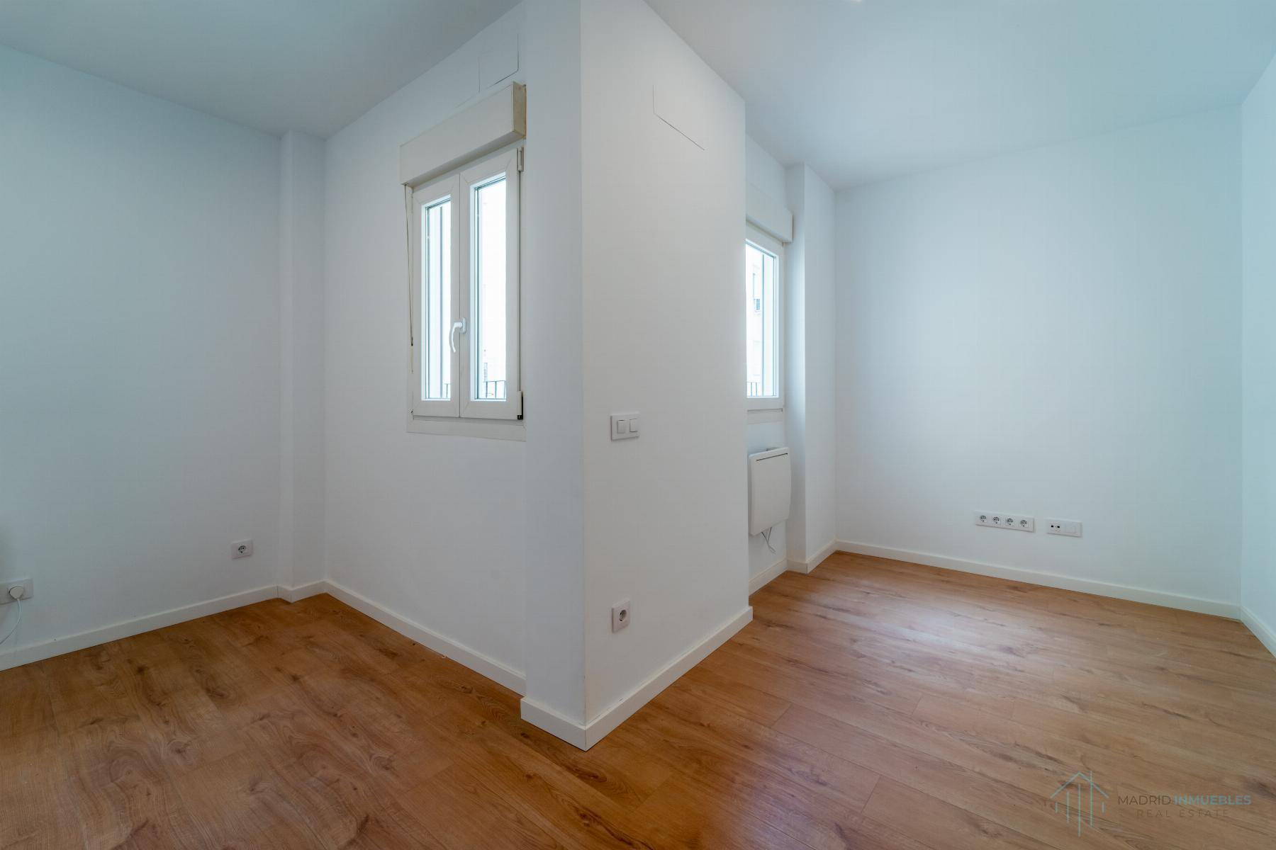 For sale of apartment in Madrid
