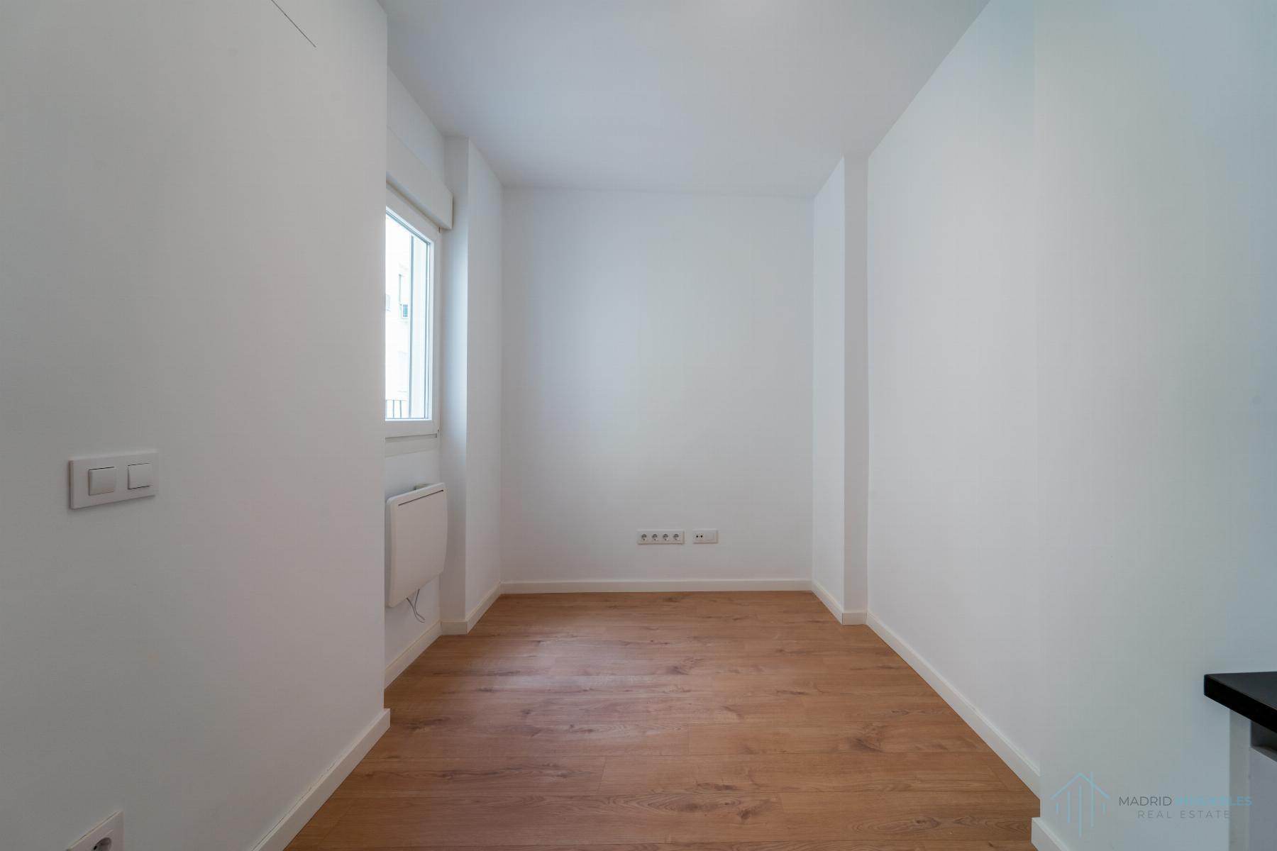 For sale of apartment in Madrid