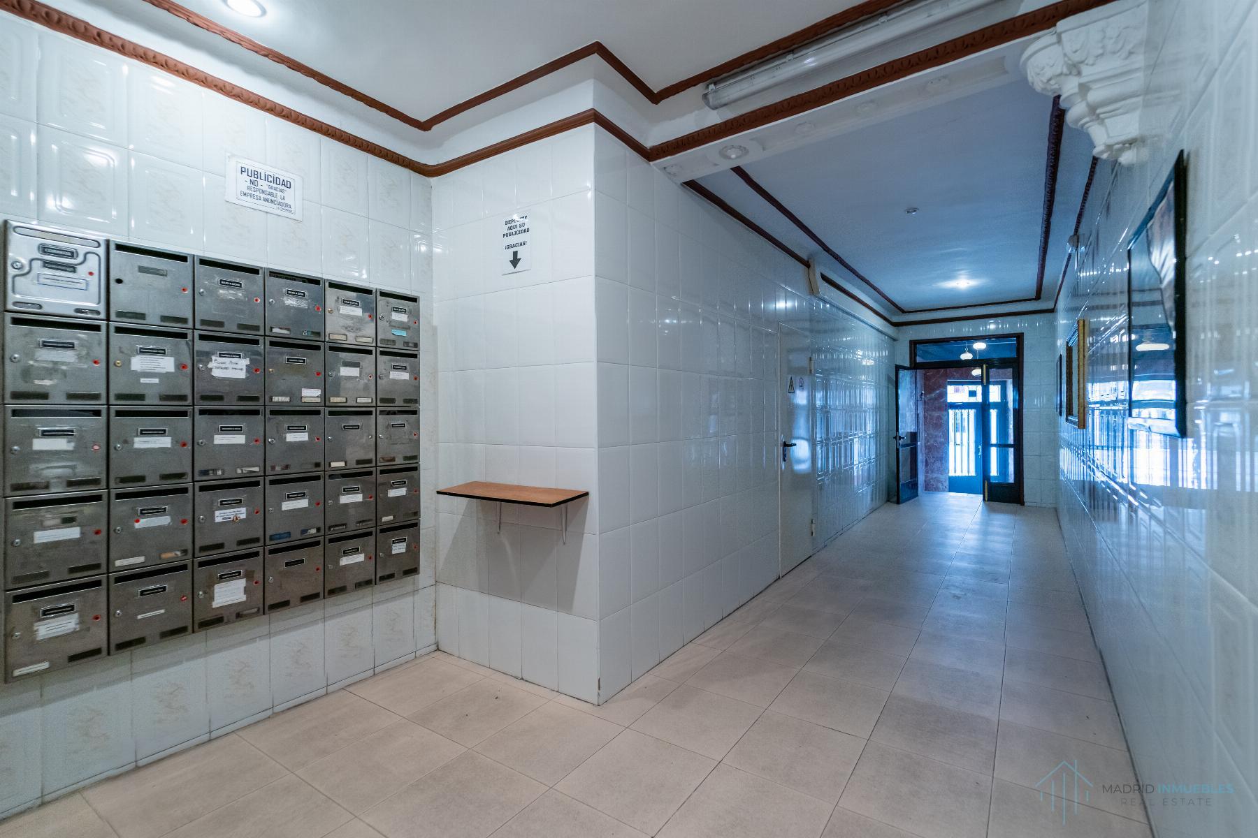 For sale of apartment in Madrid