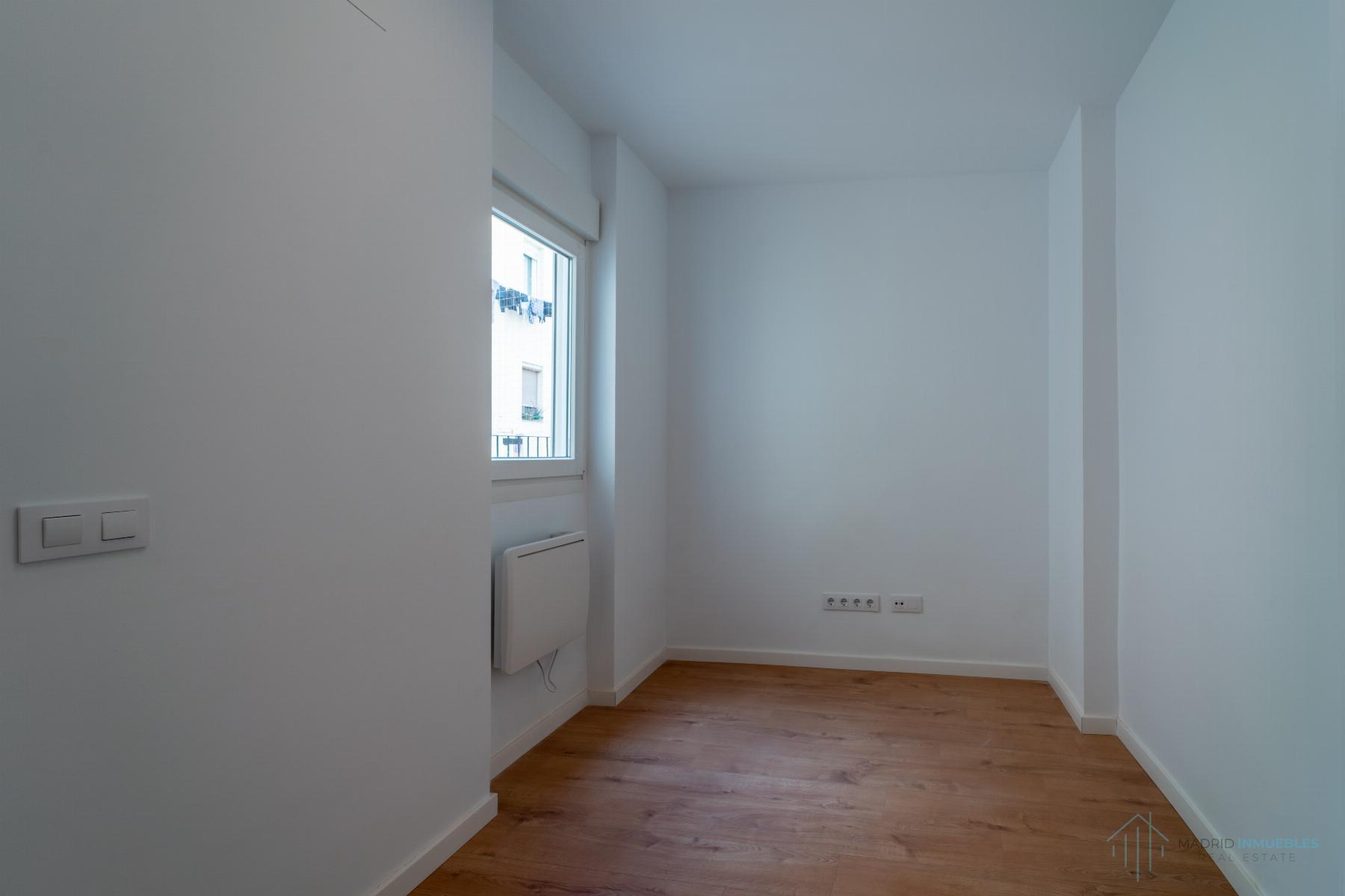 For sale of apartment in Madrid
