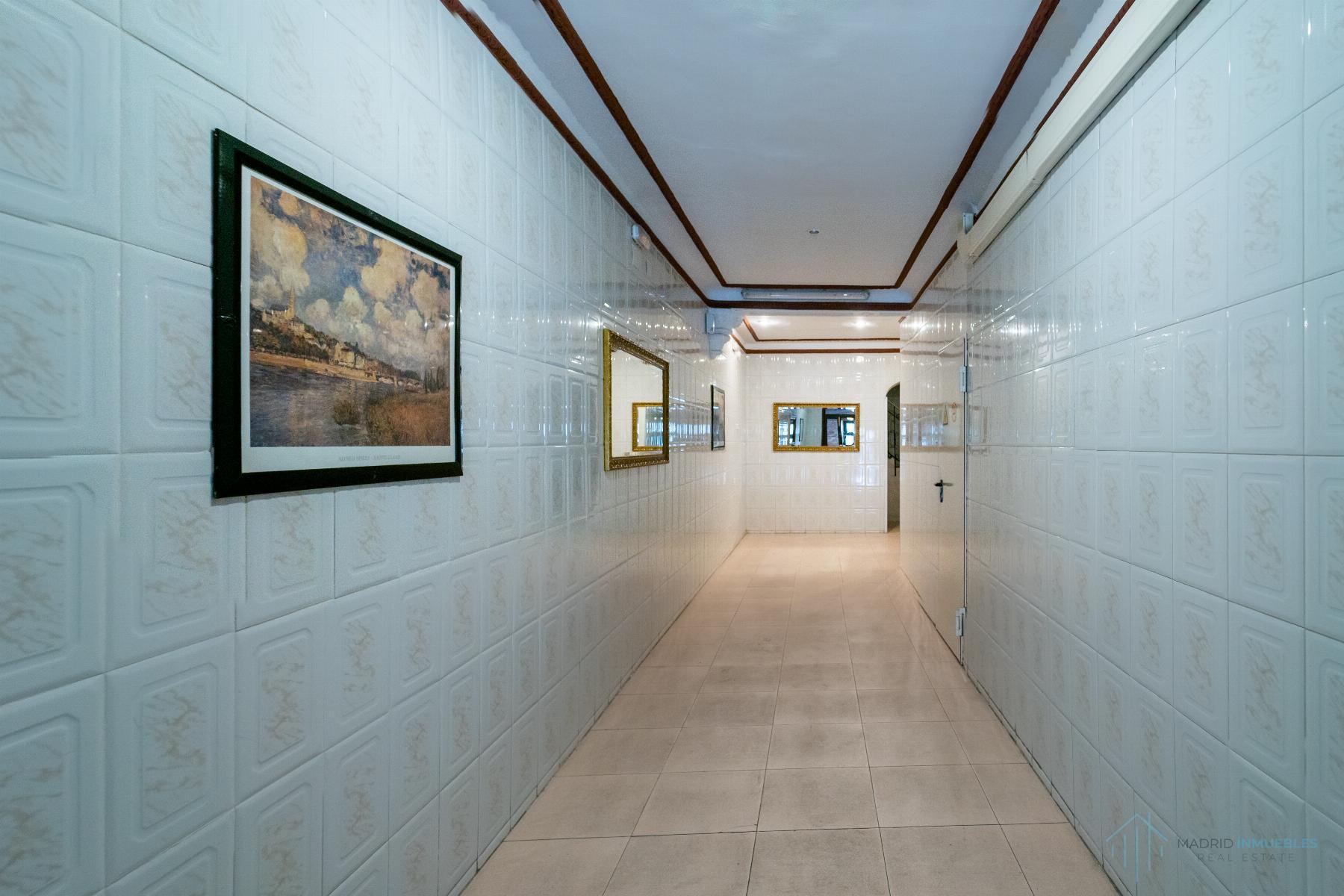 For sale of apartment in Madrid