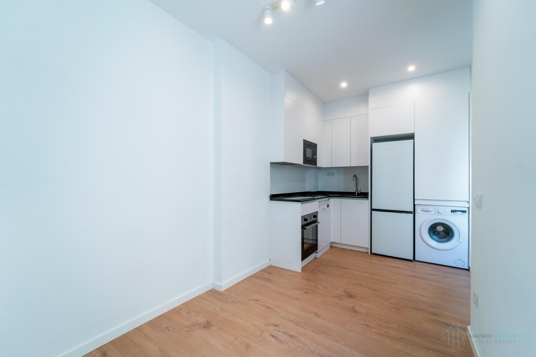 For sale of apartment in Madrid