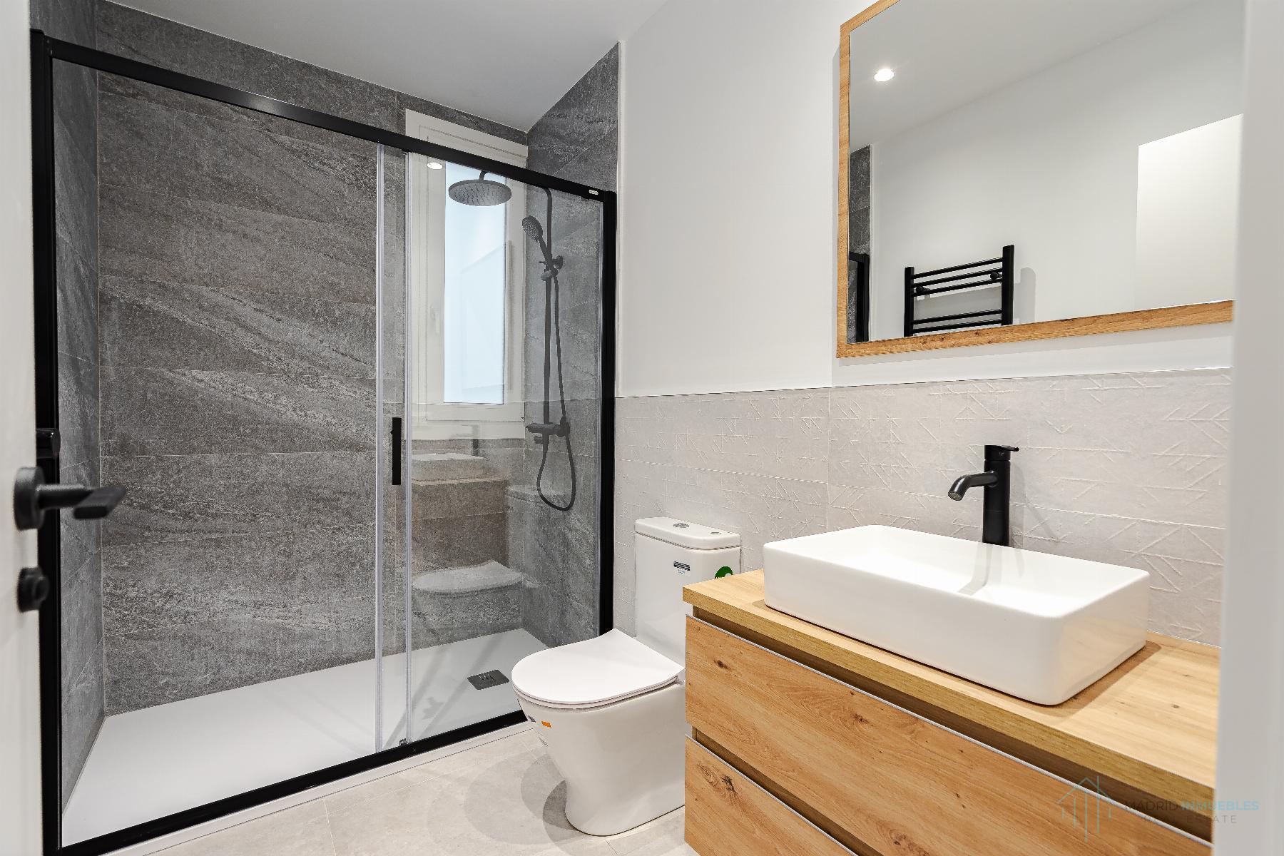For sale of flat in Madrid