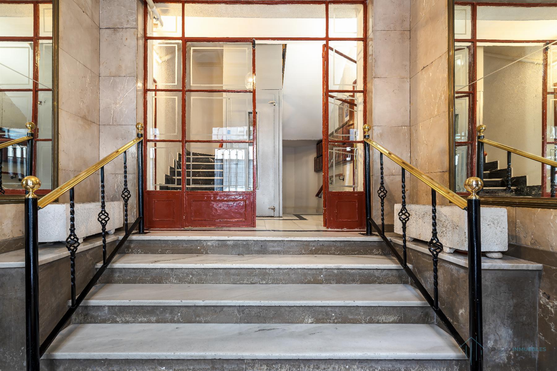 For sale of flat in Madrid