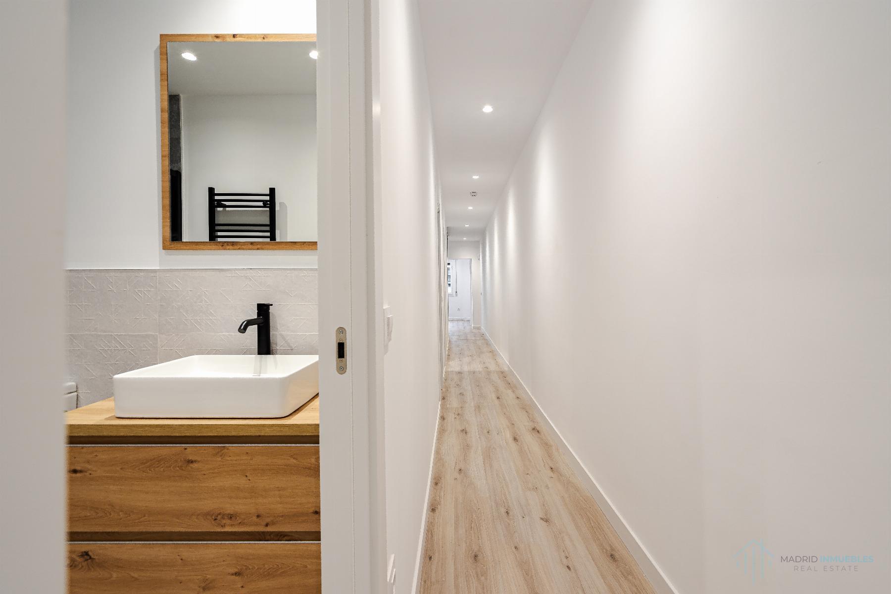 For sale of flat in Madrid