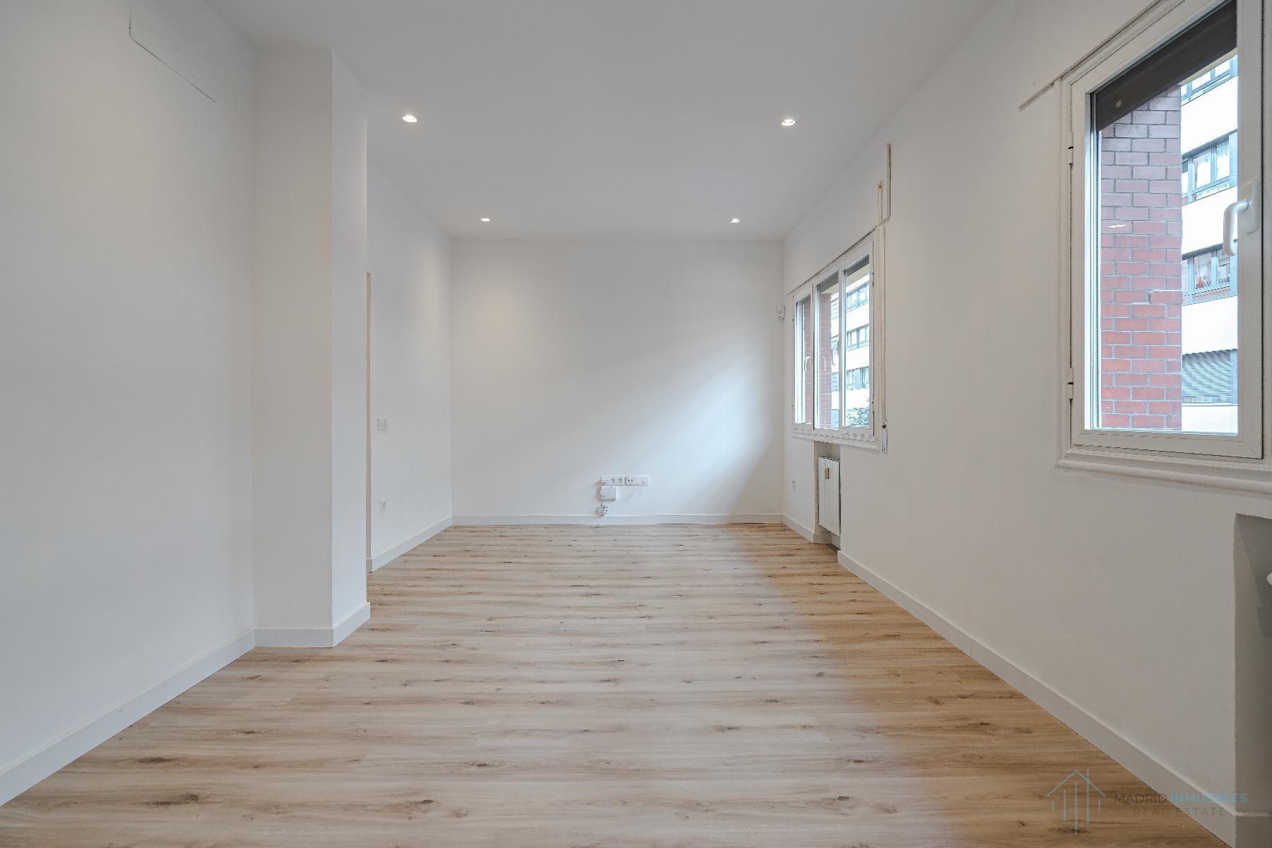 For sale of flat in Madrid