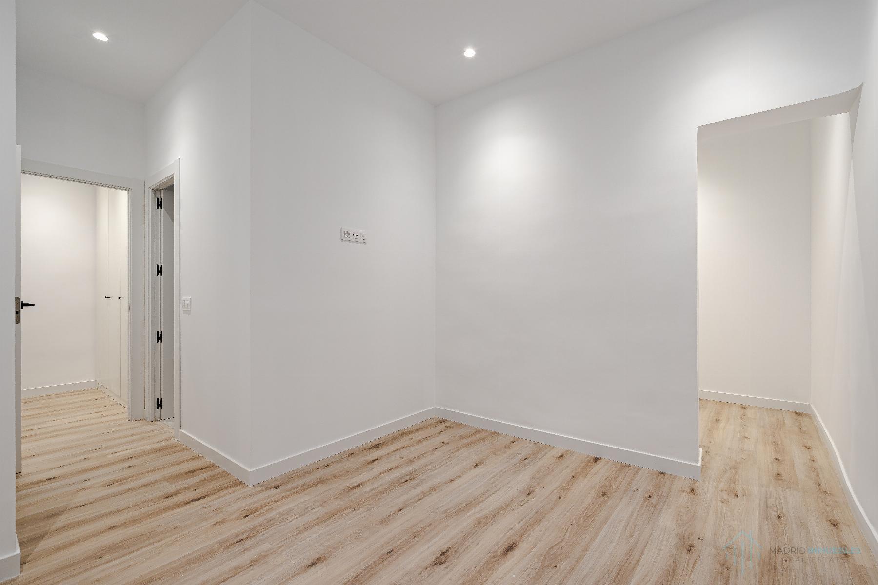 For sale of flat in Madrid