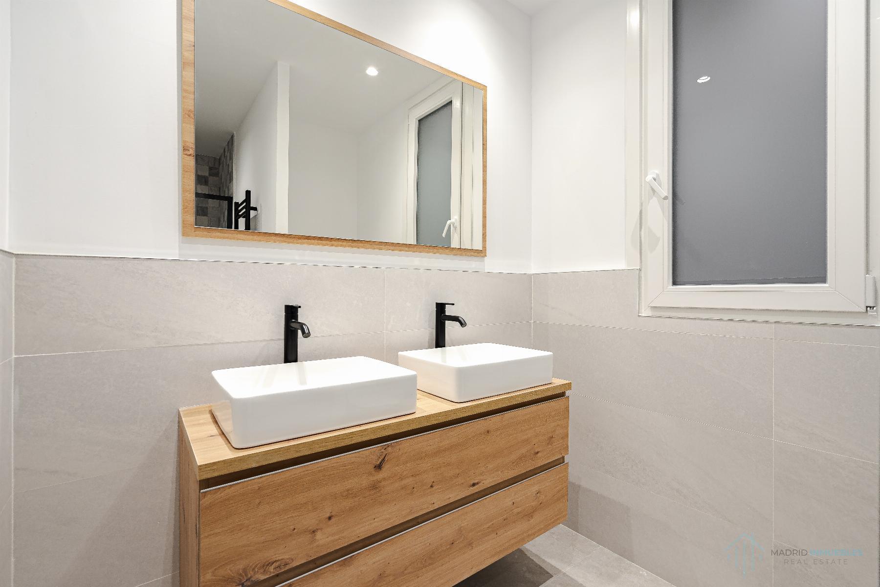 For sale of flat in Madrid