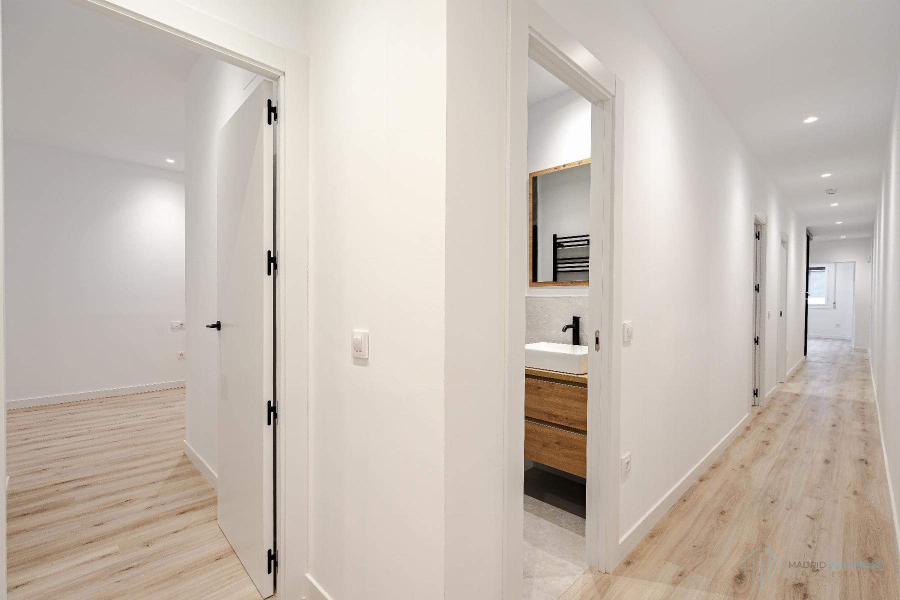For sale of flat in Madrid