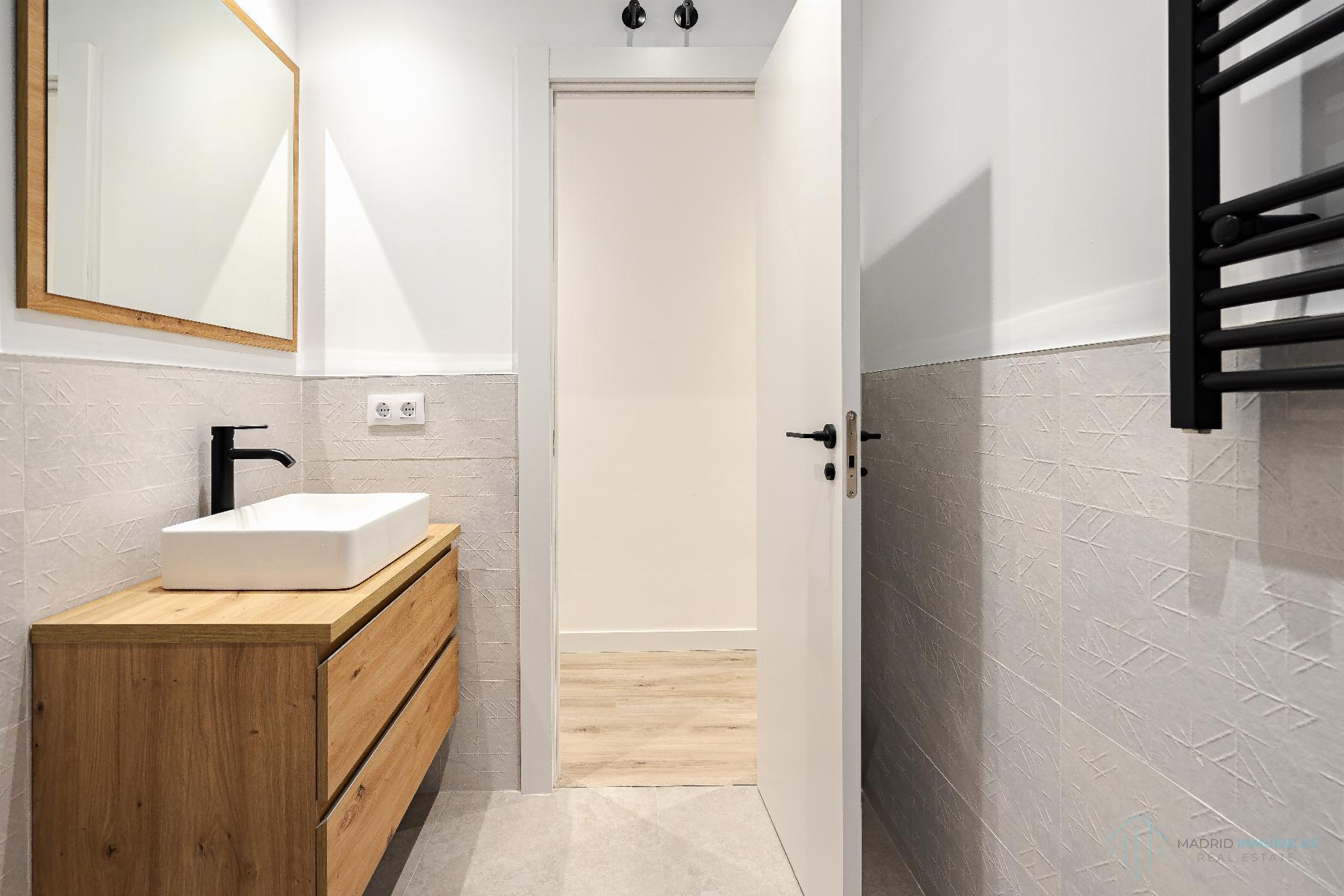 For sale of flat in Madrid