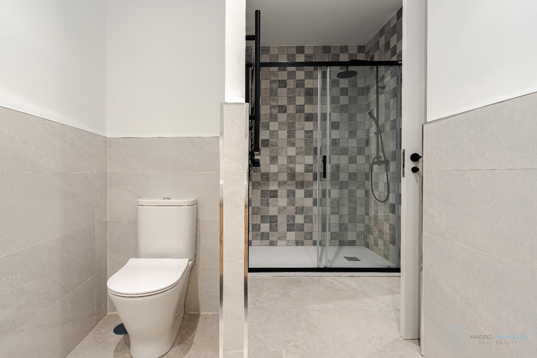 For sale of flat in Madrid