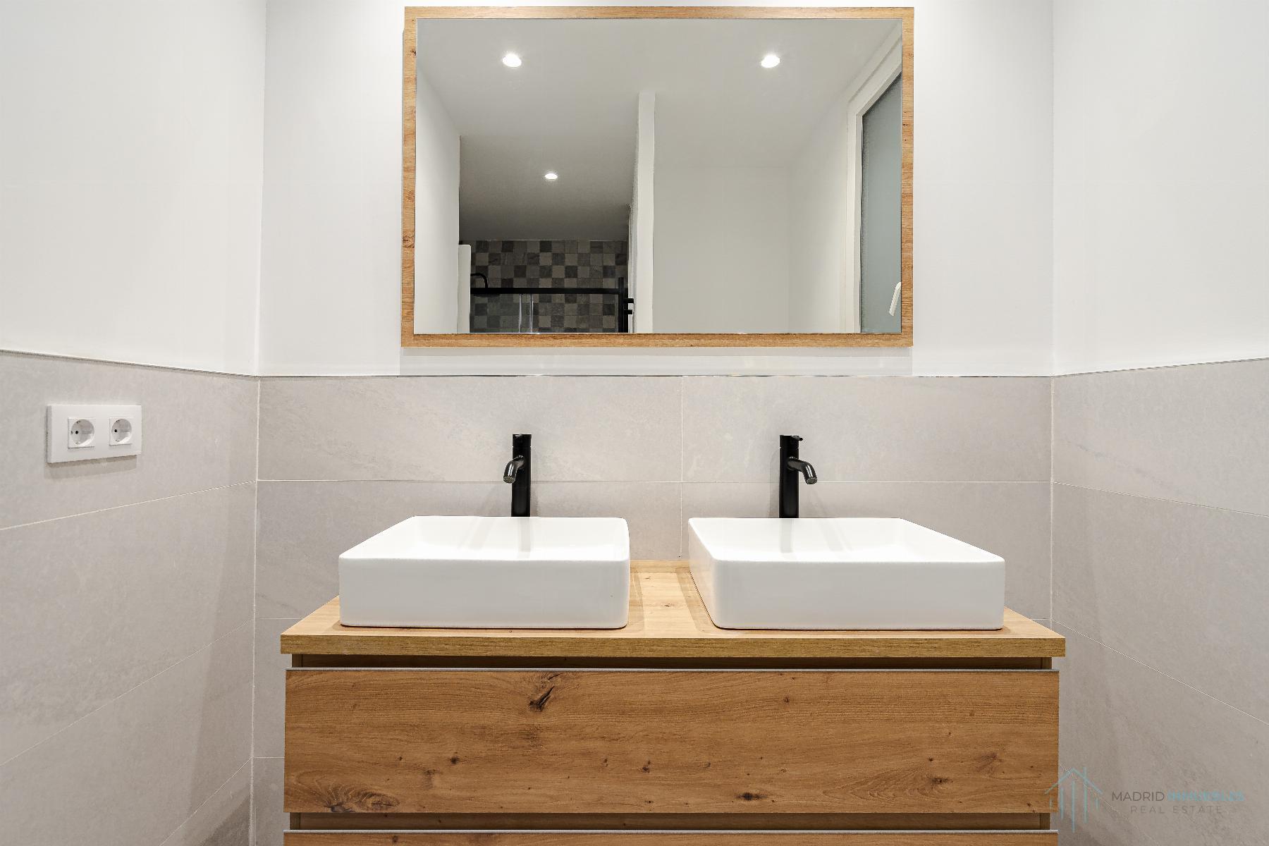 For sale of flat in Madrid