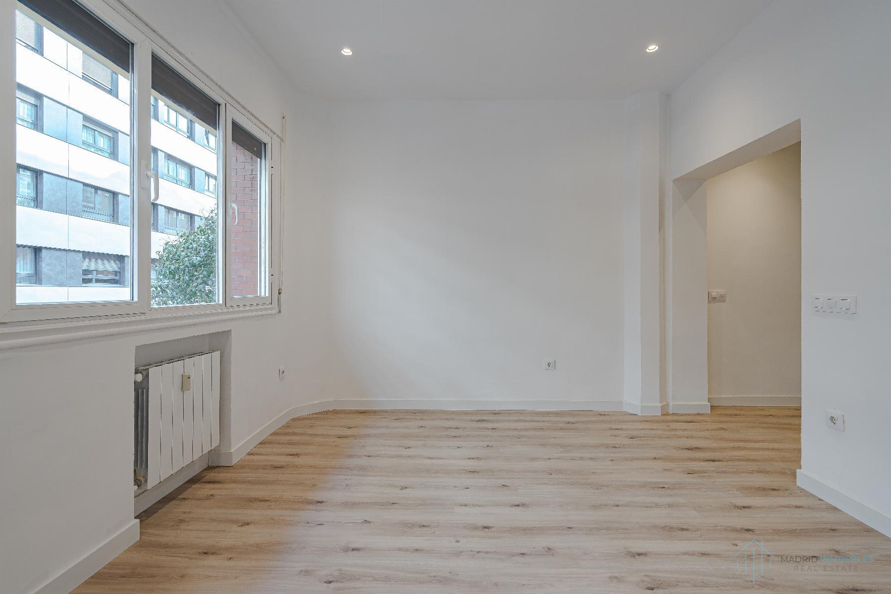 For sale of flat in Madrid