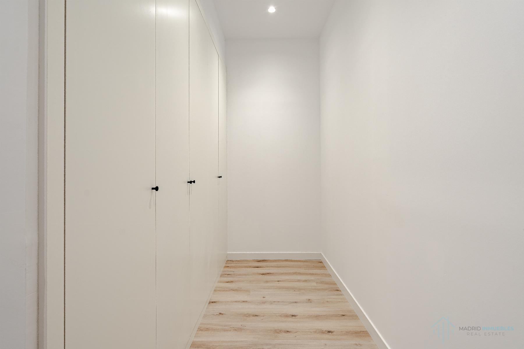For sale of flat in Madrid