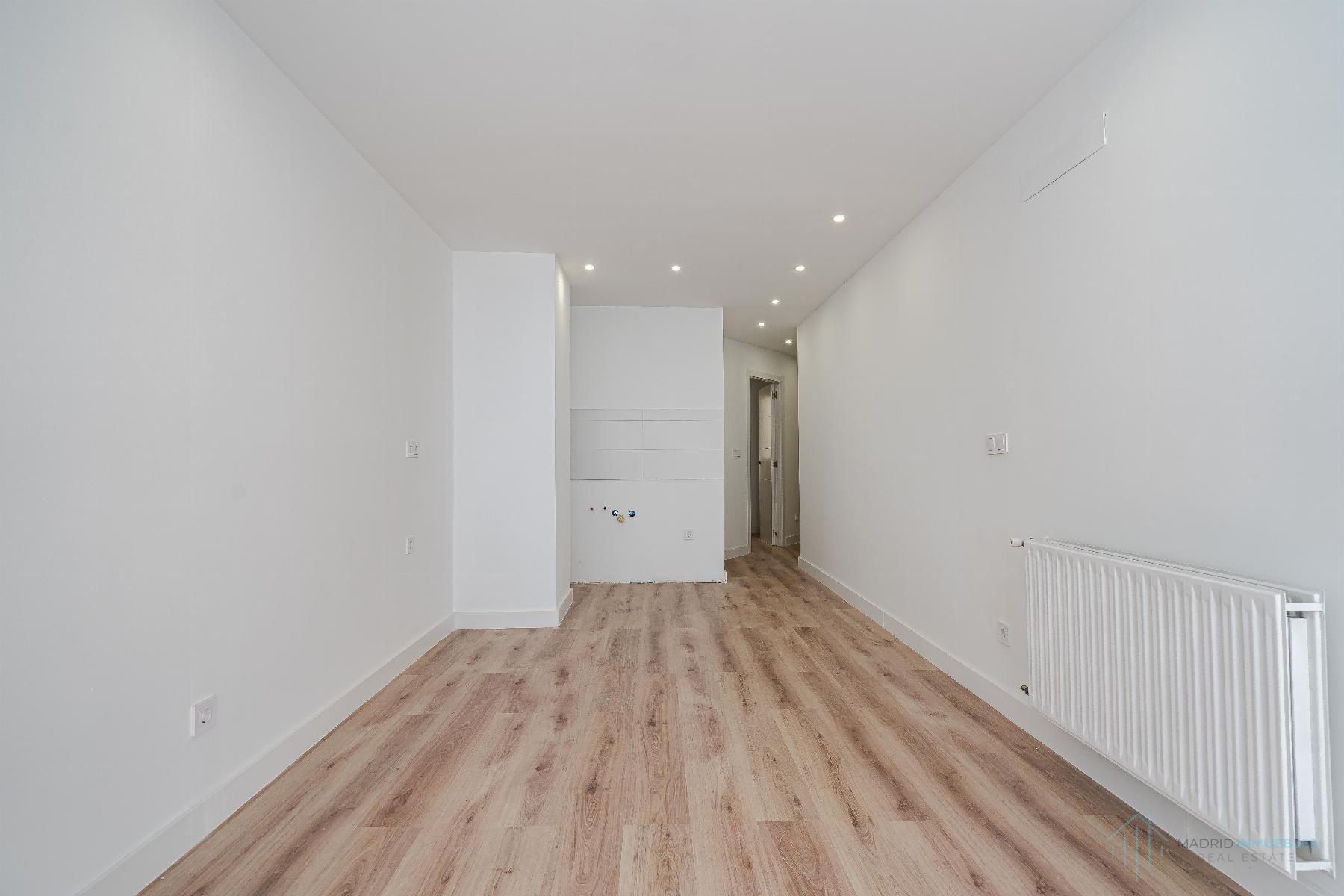 For sale of apartment in Madrid