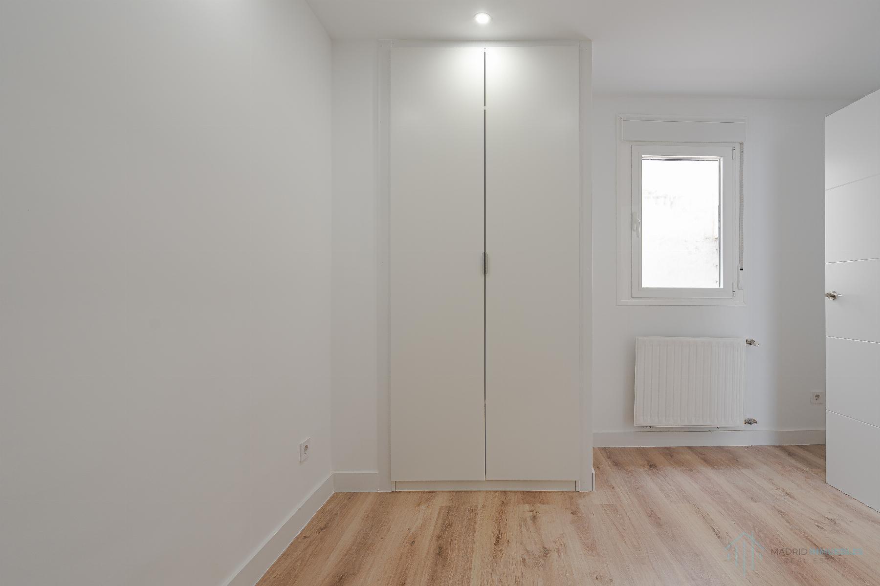 For sale of apartment in Madrid