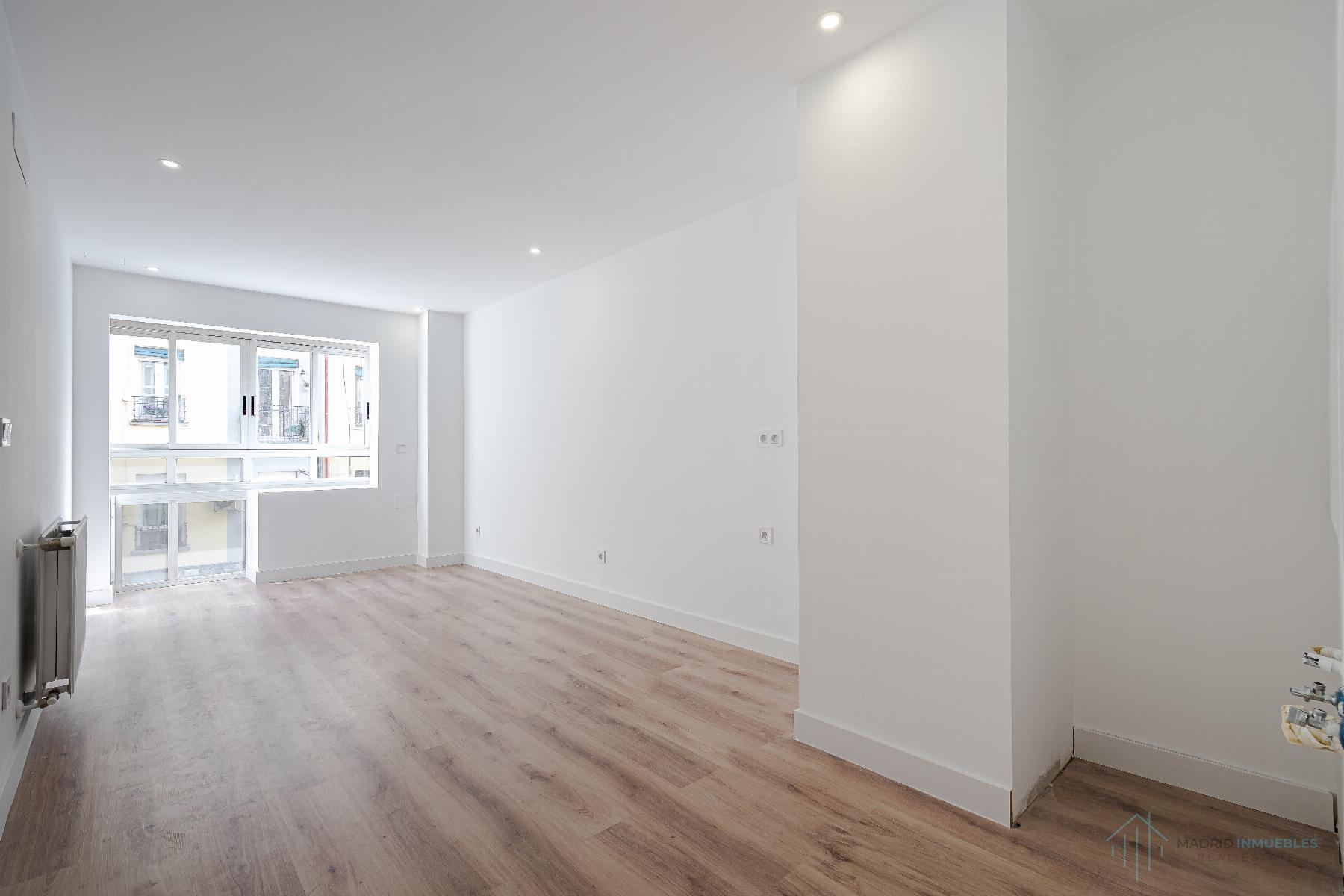 For sale of apartment in Madrid