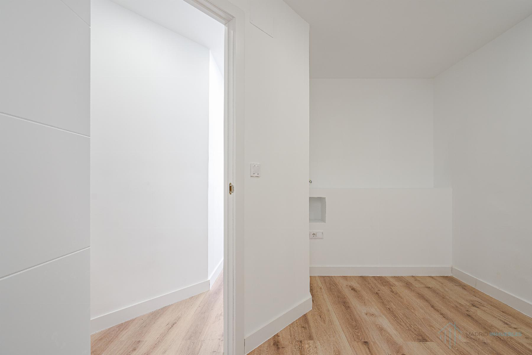 For sale of apartment in Madrid