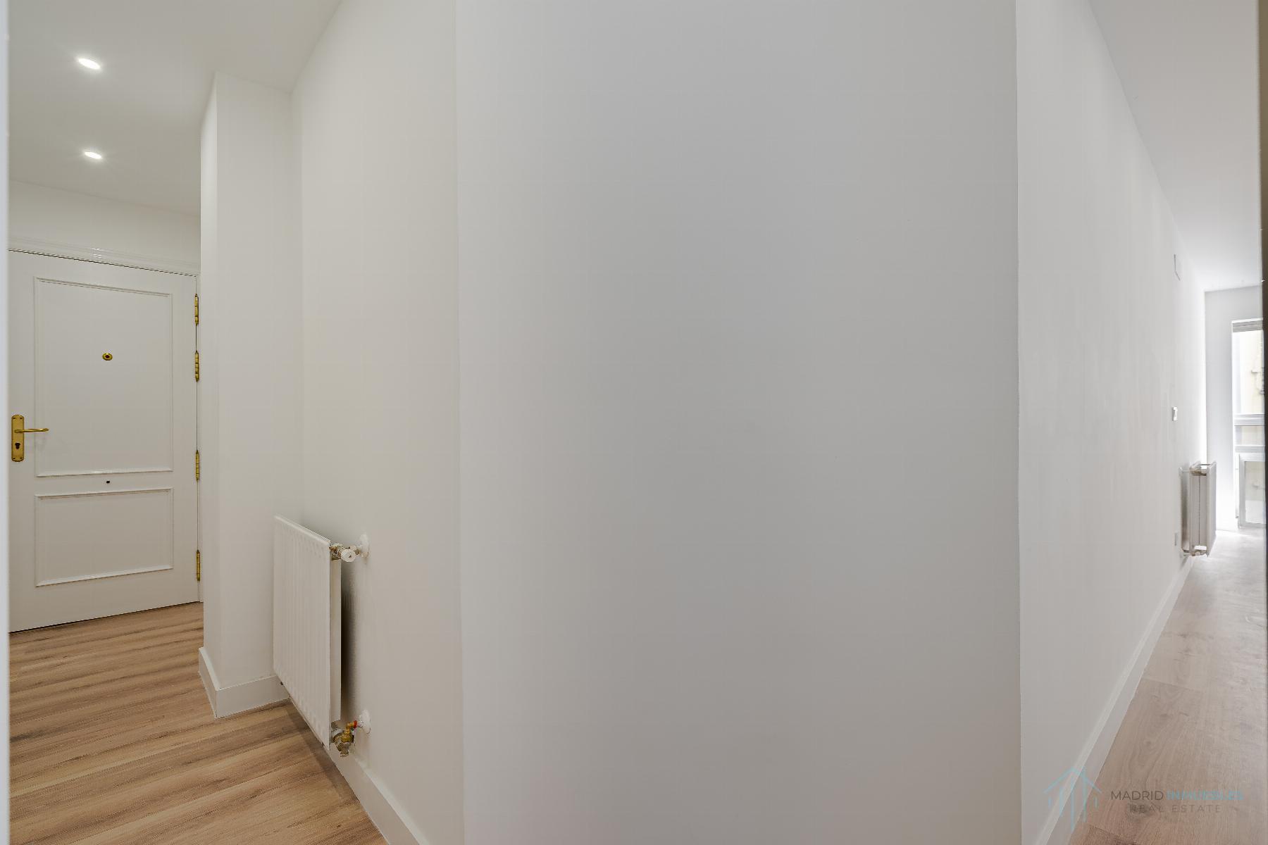 For sale of apartment in Madrid