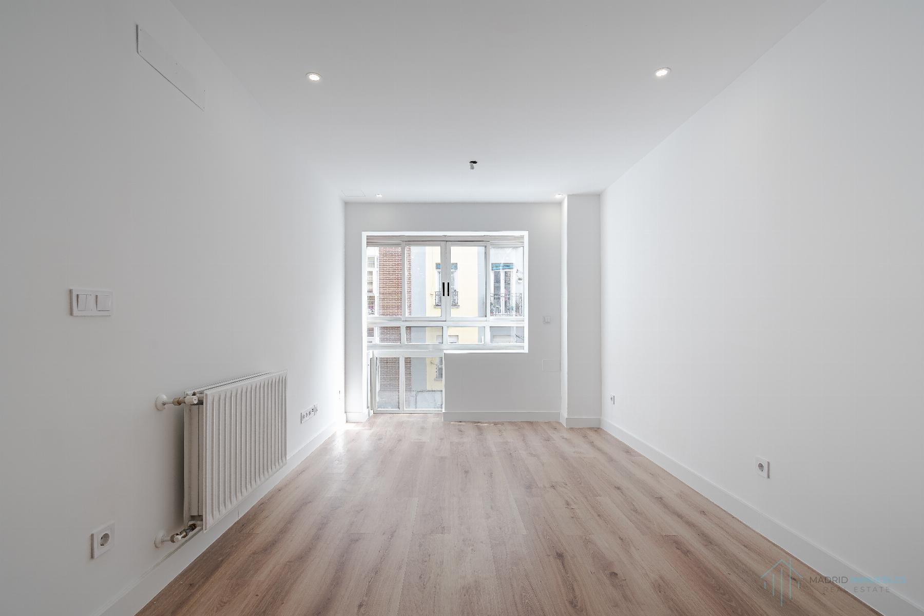 For sale of apartment in Madrid