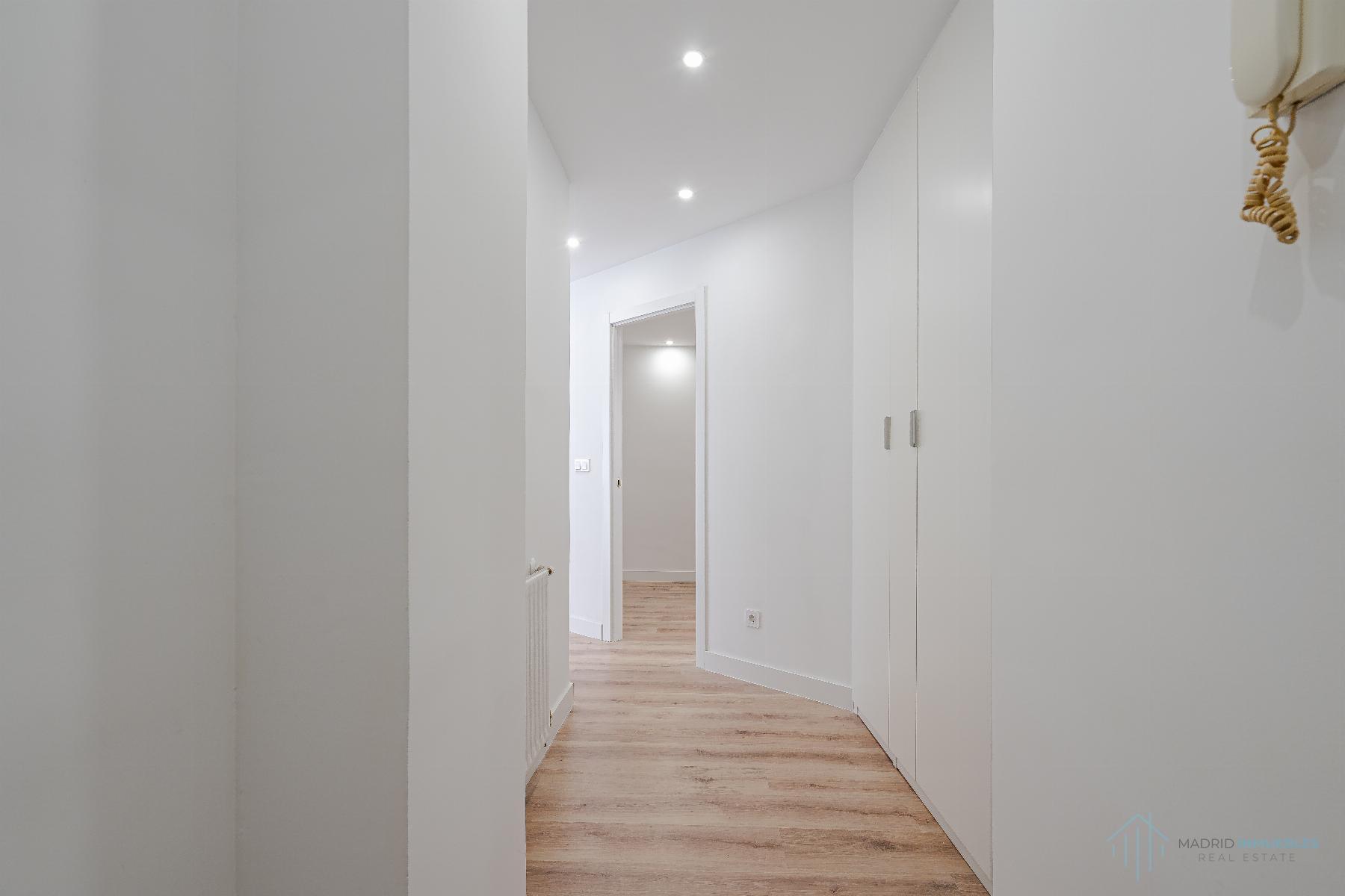 For sale of apartment in Madrid