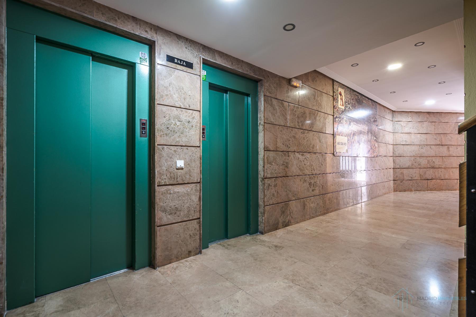 For sale of apartment in Madrid