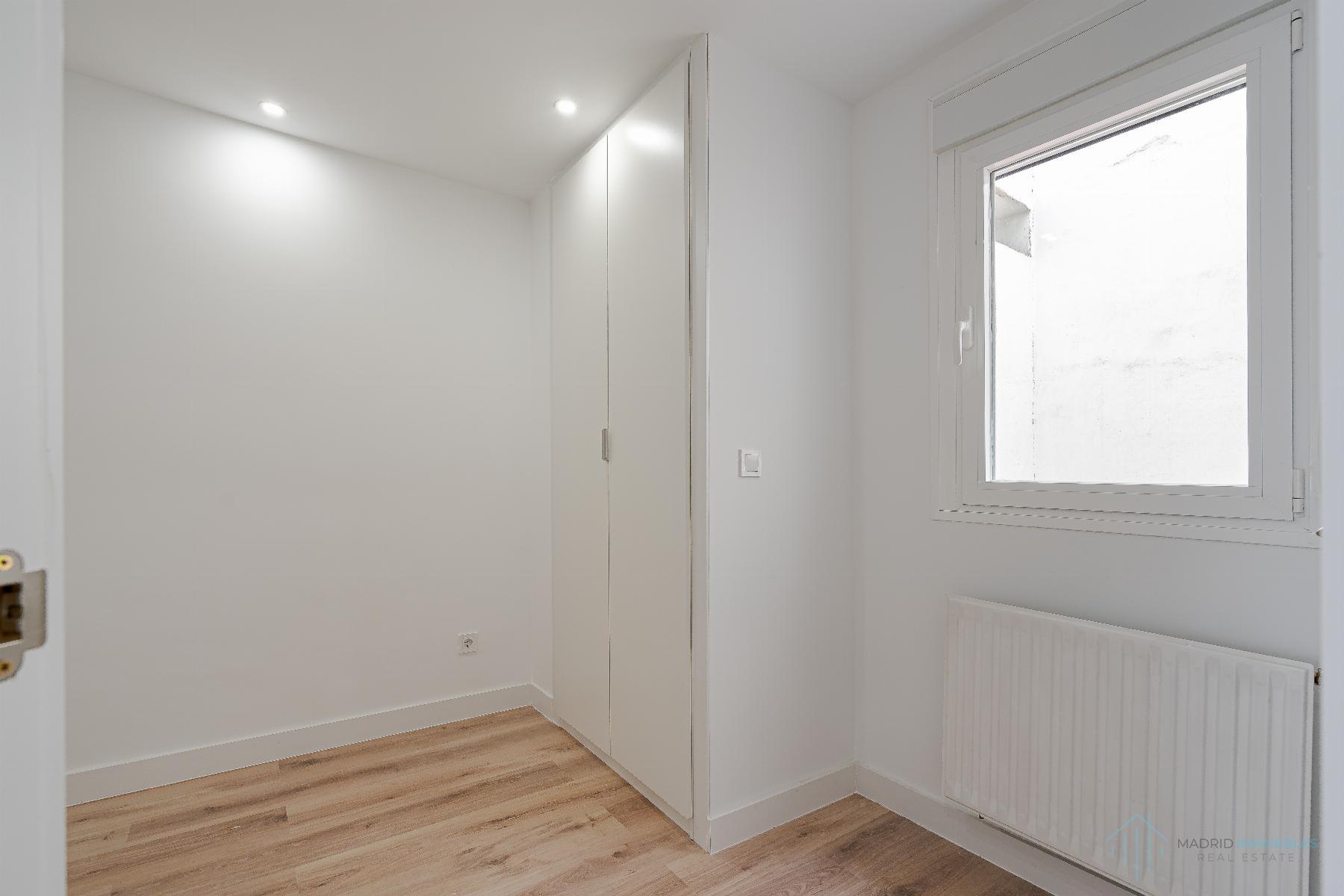 For sale of apartment in Madrid