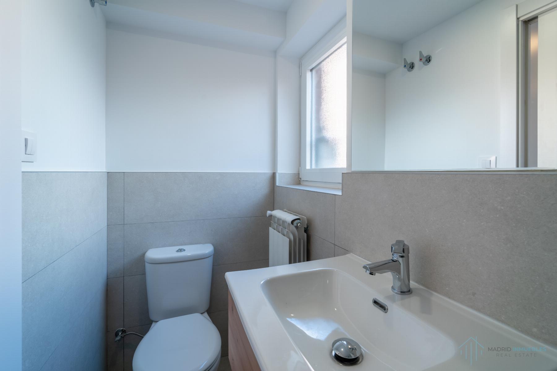 For sale of flat in Madrid