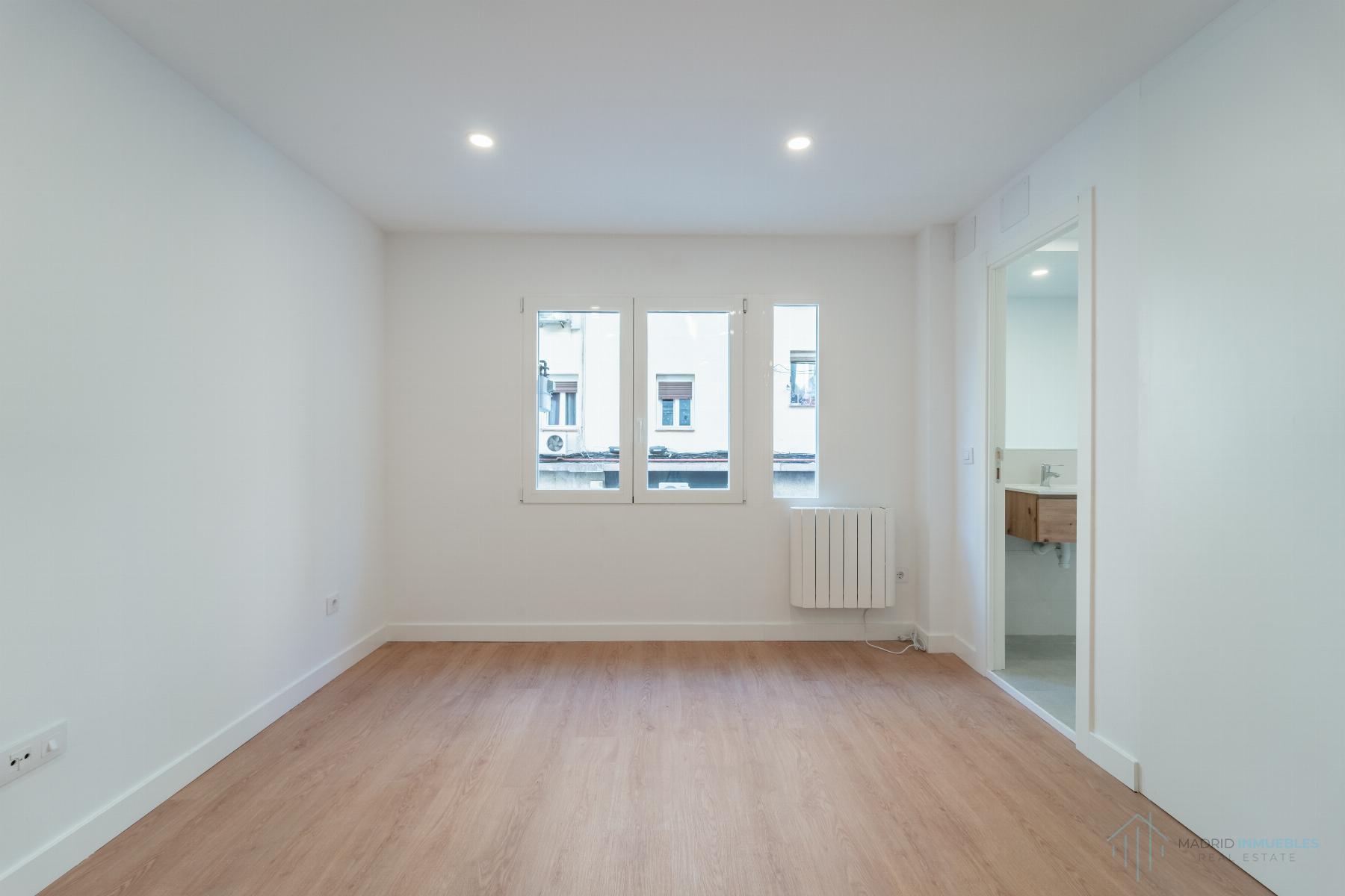For sale of flat in Madrid