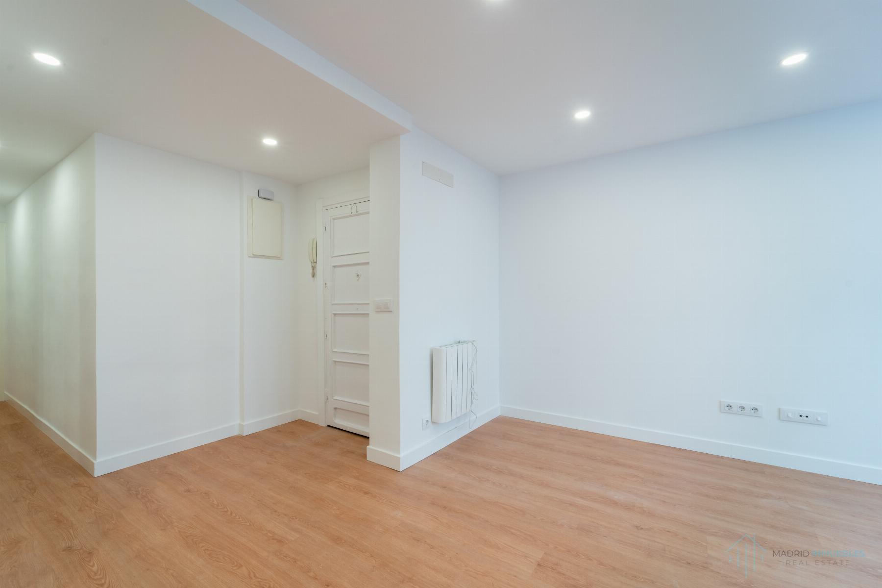 For sale of flat in Madrid