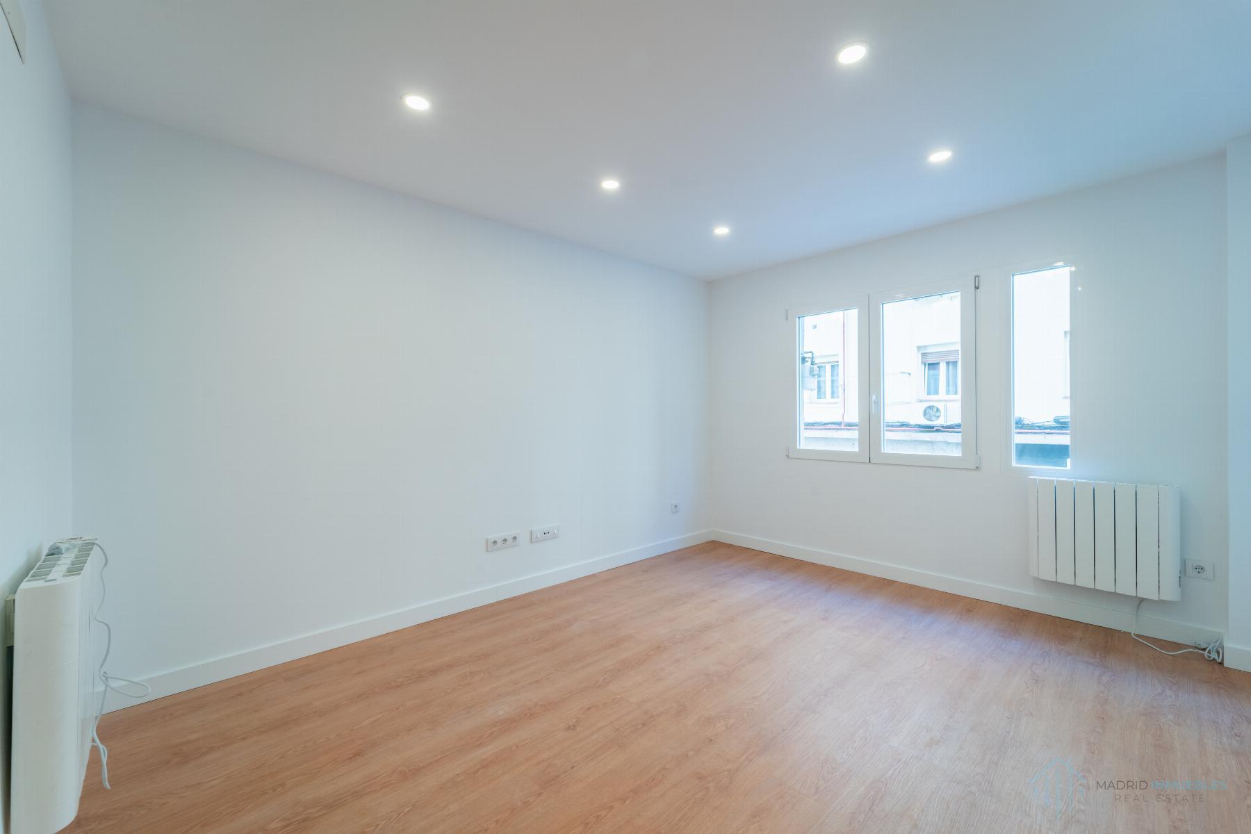 For sale of flat in Madrid
