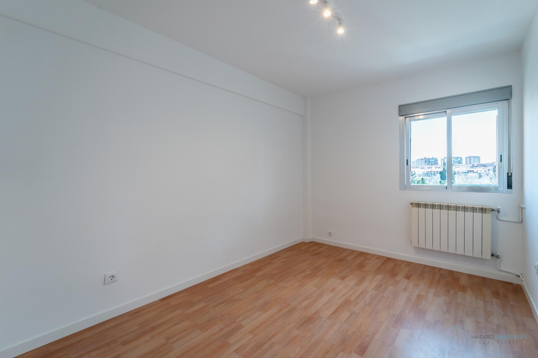 For sale of flat in Madrid