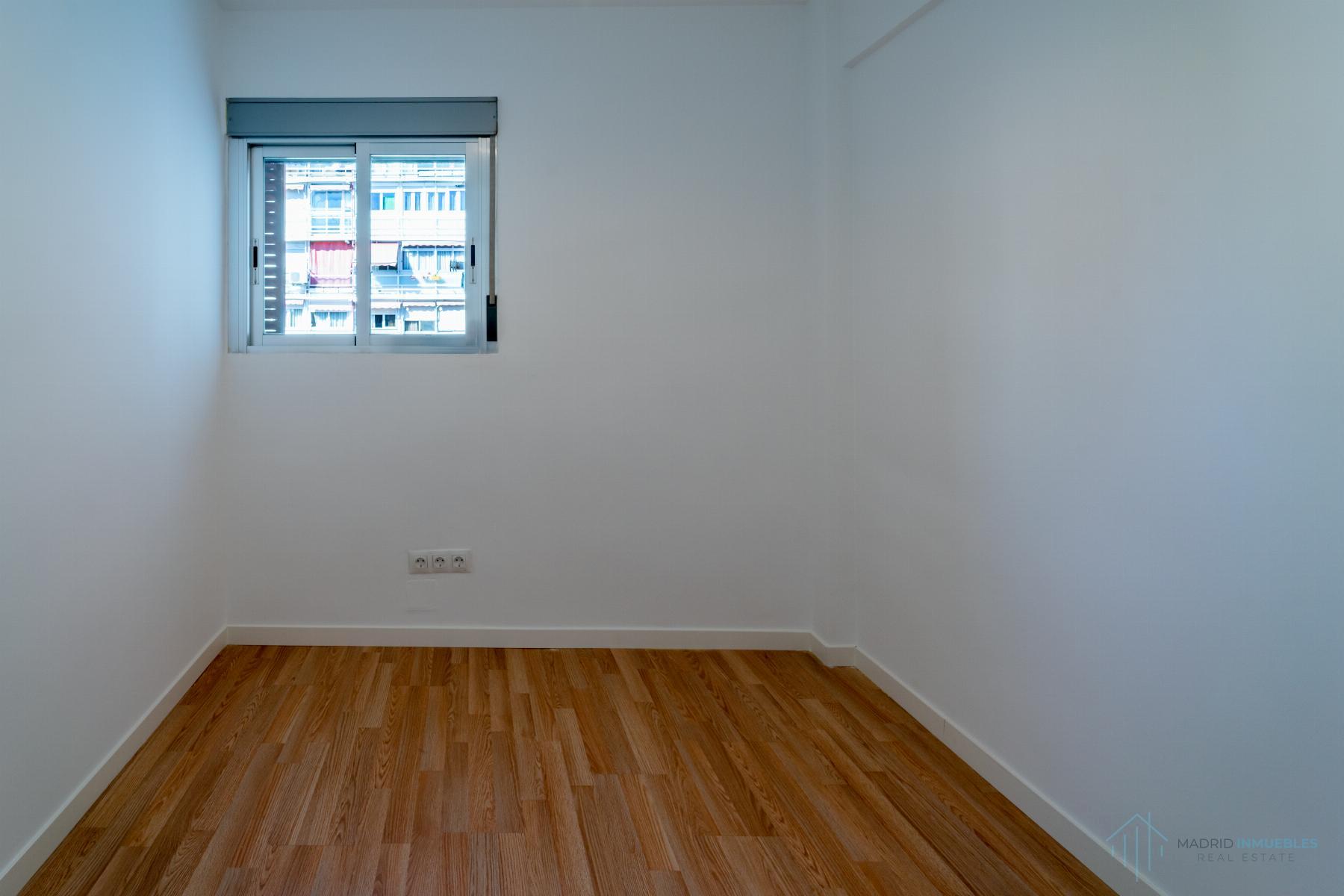 For sale of flat in Madrid