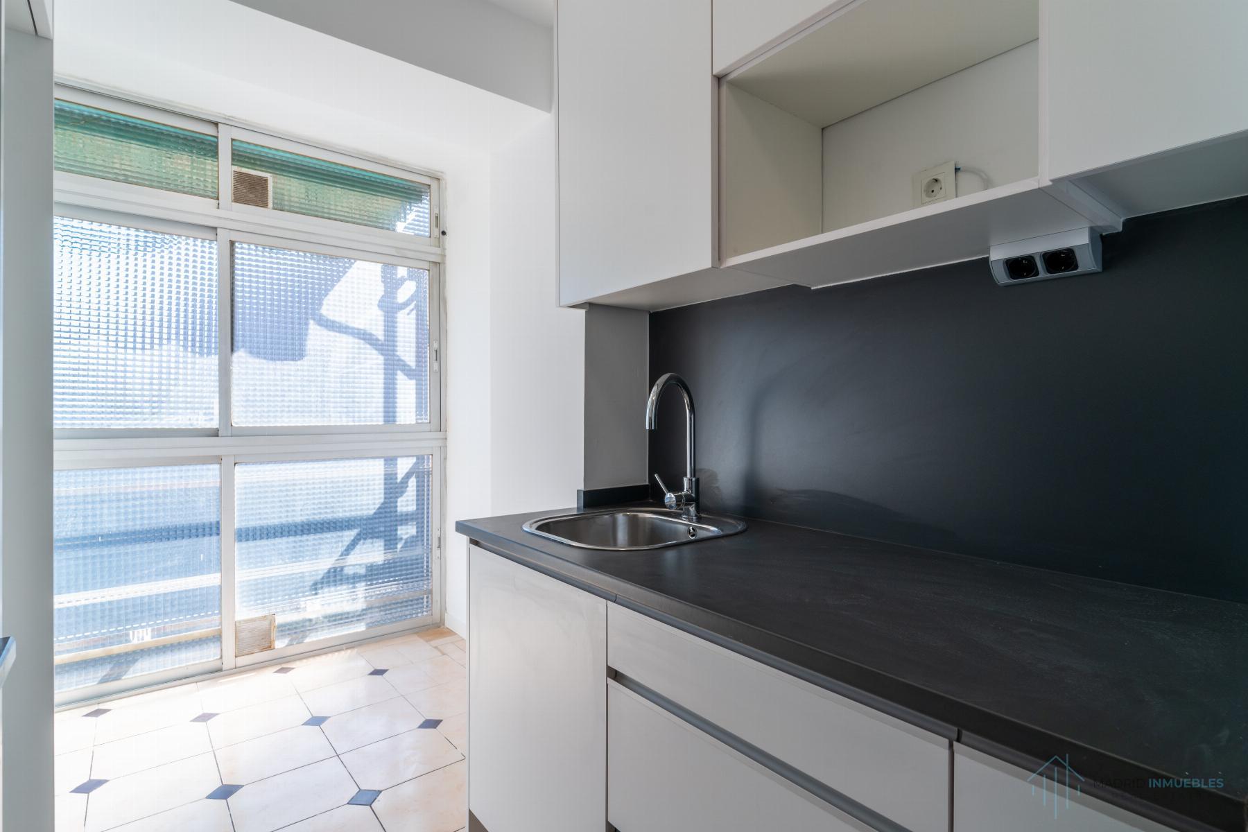 For sale of flat in Madrid