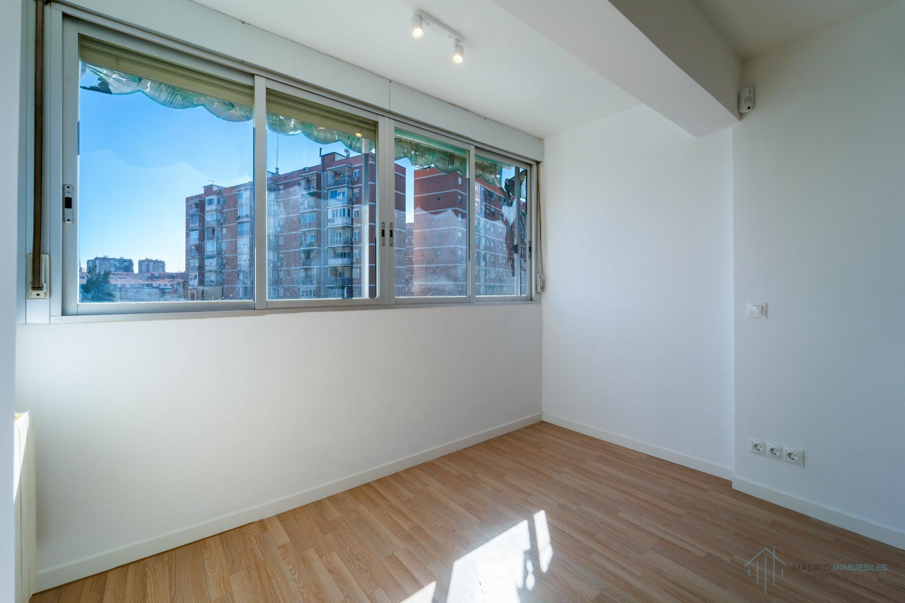 For sale of flat in Madrid