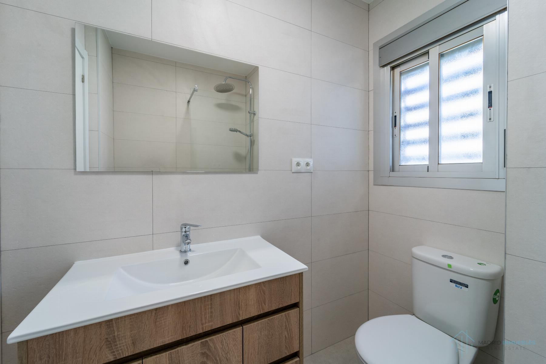 For sale of flat in Madrid