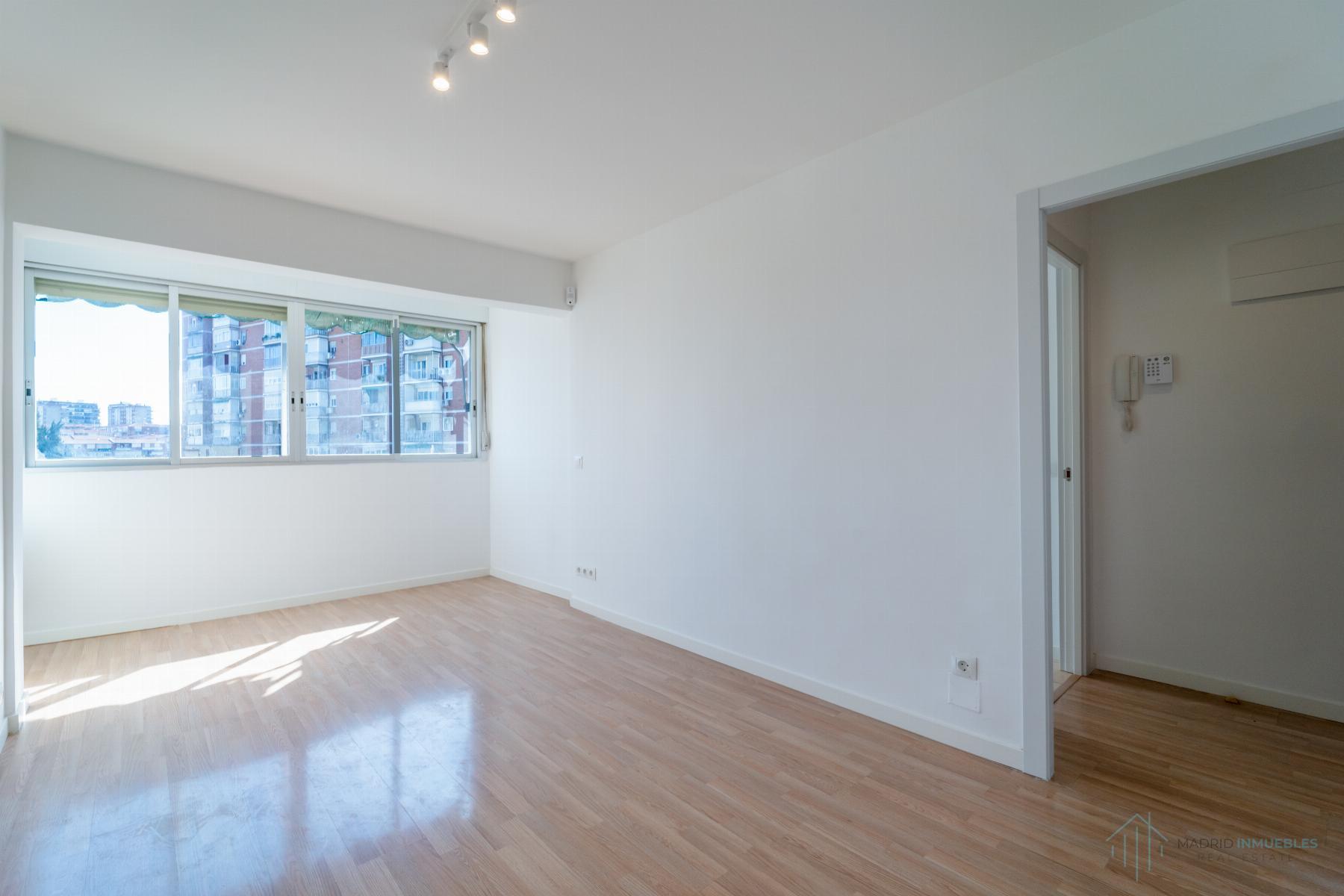 For sale of flat in Madrid