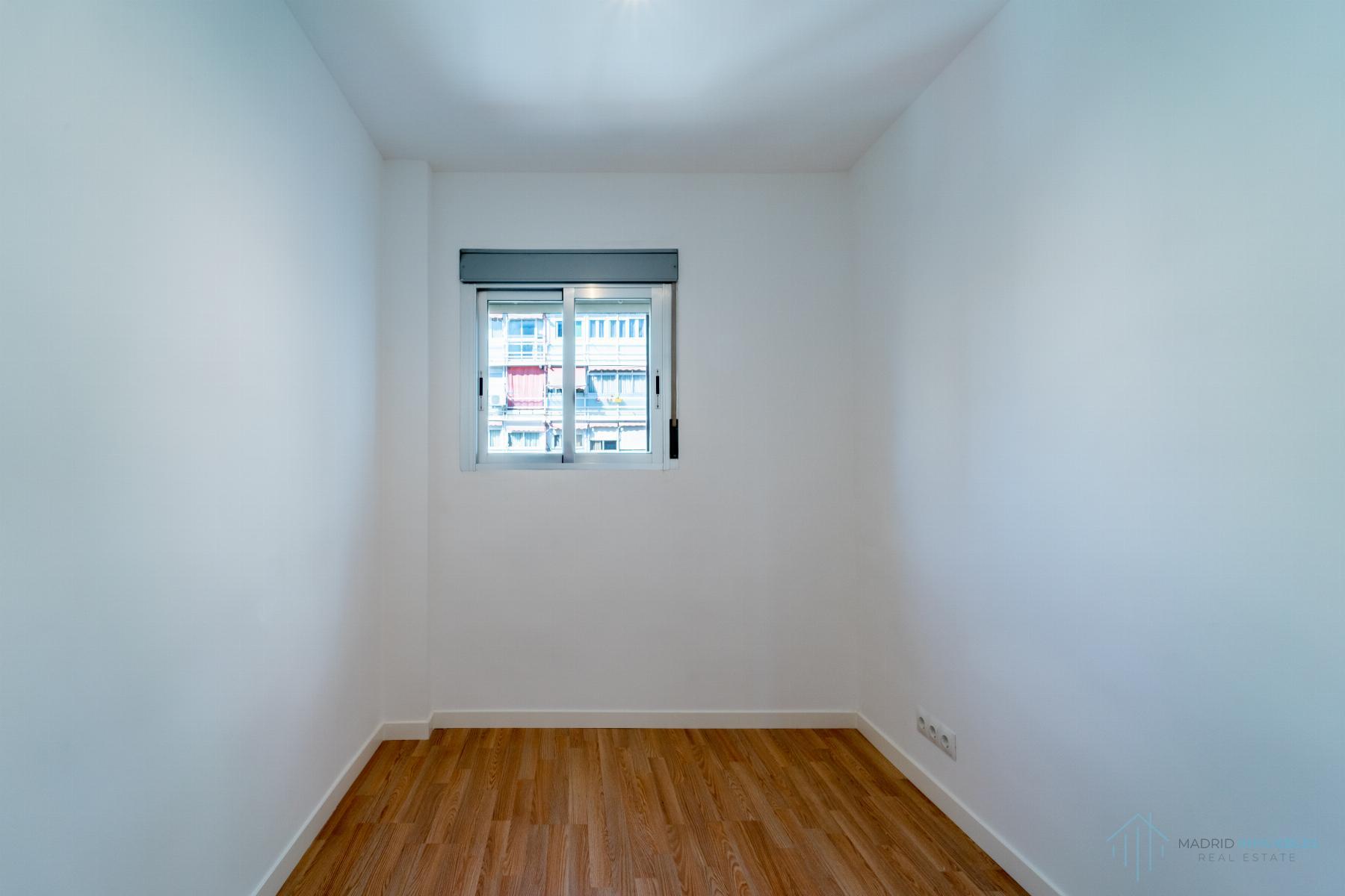 For sale of flat in Madrid