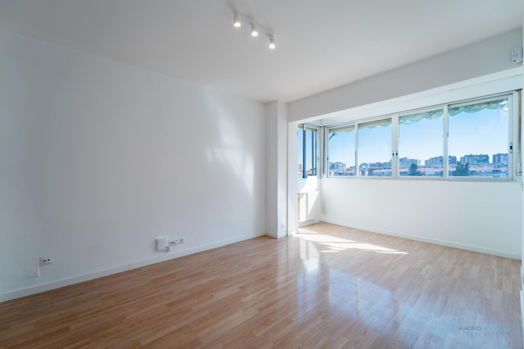 For sale of flat in Madrid