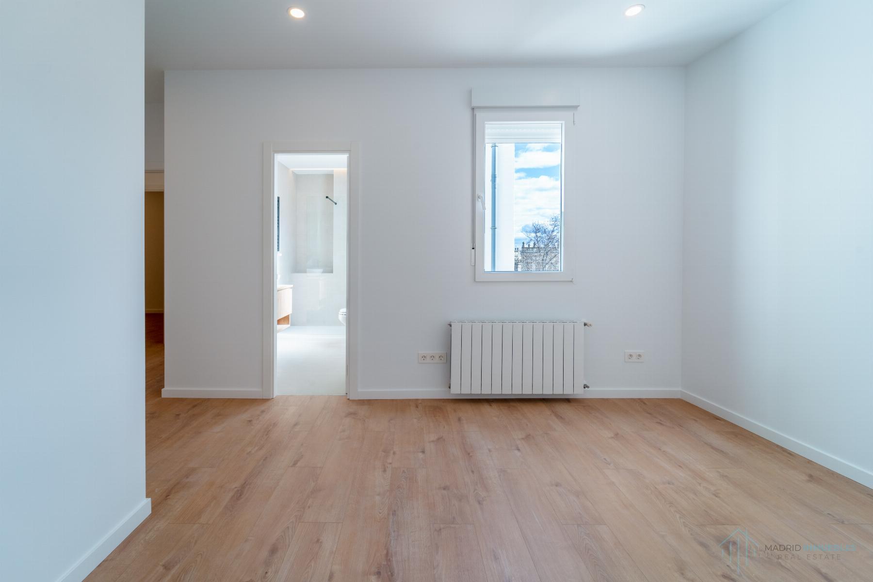 For sale of flat in Madrid