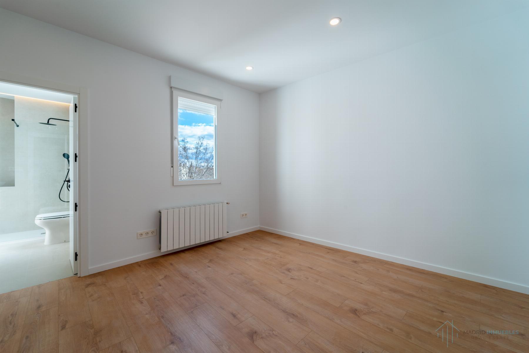 For sale of flat in Madrid