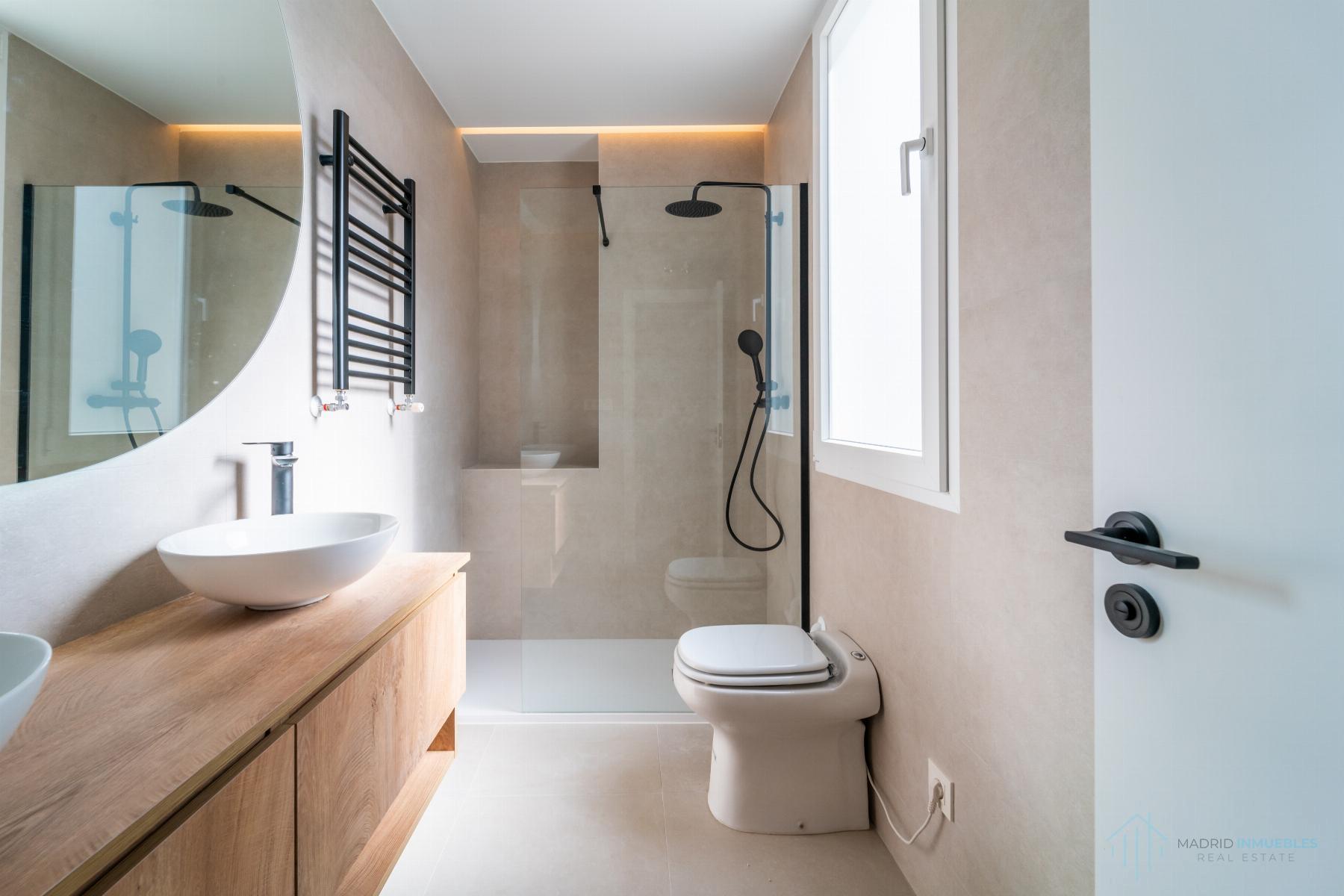 For sale of flat in Madrid
