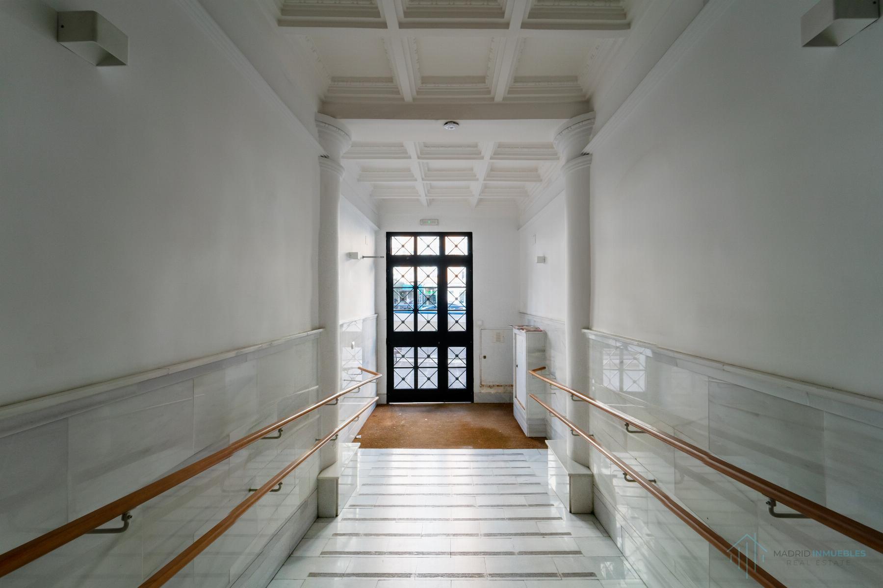 For sale of flat in Madrid