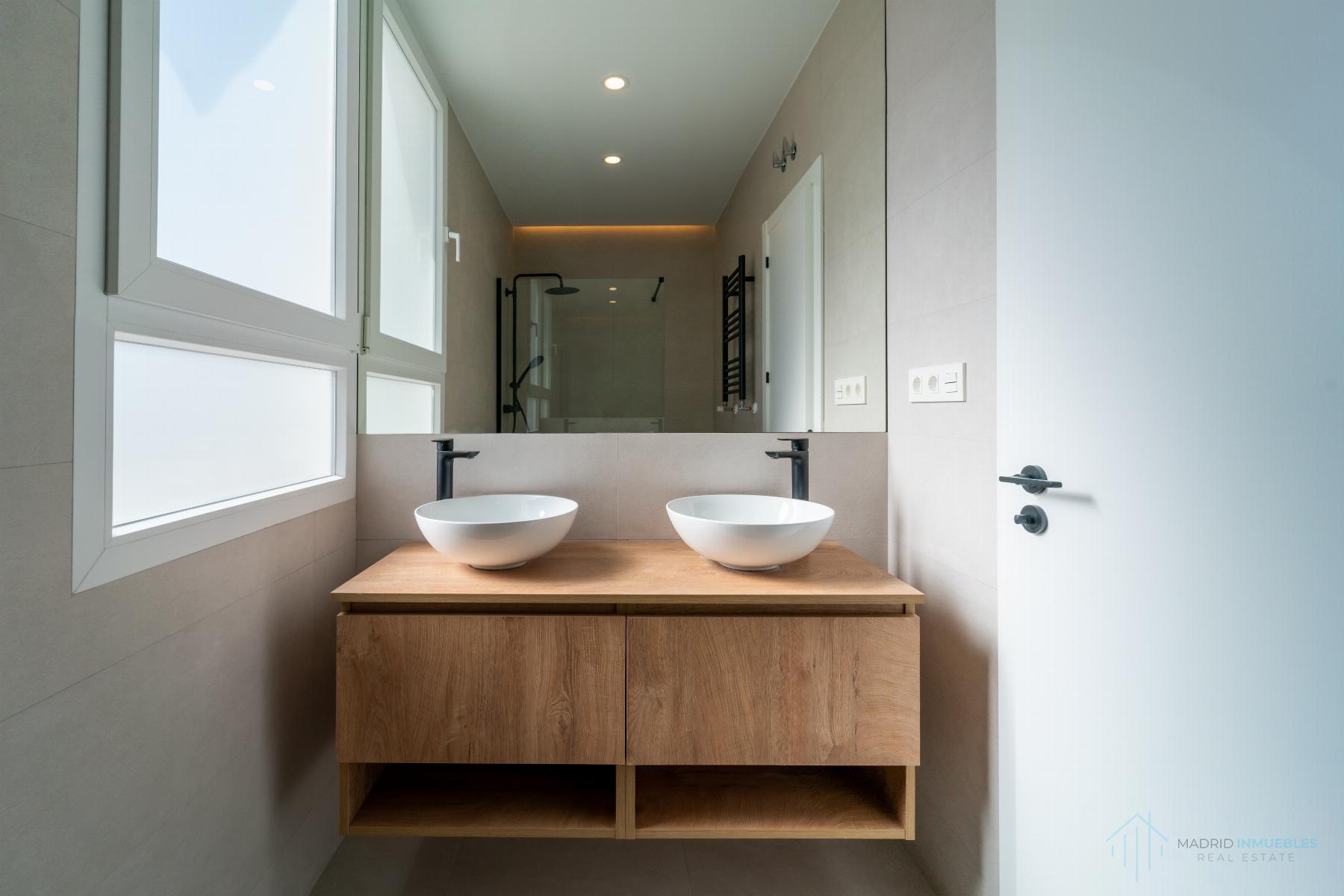For sale of flat in Madrid