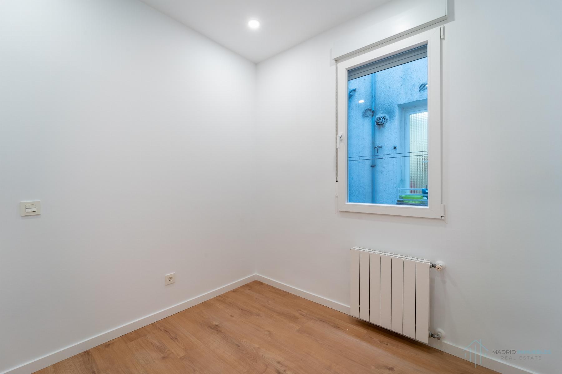 For sale of flat in Madrid