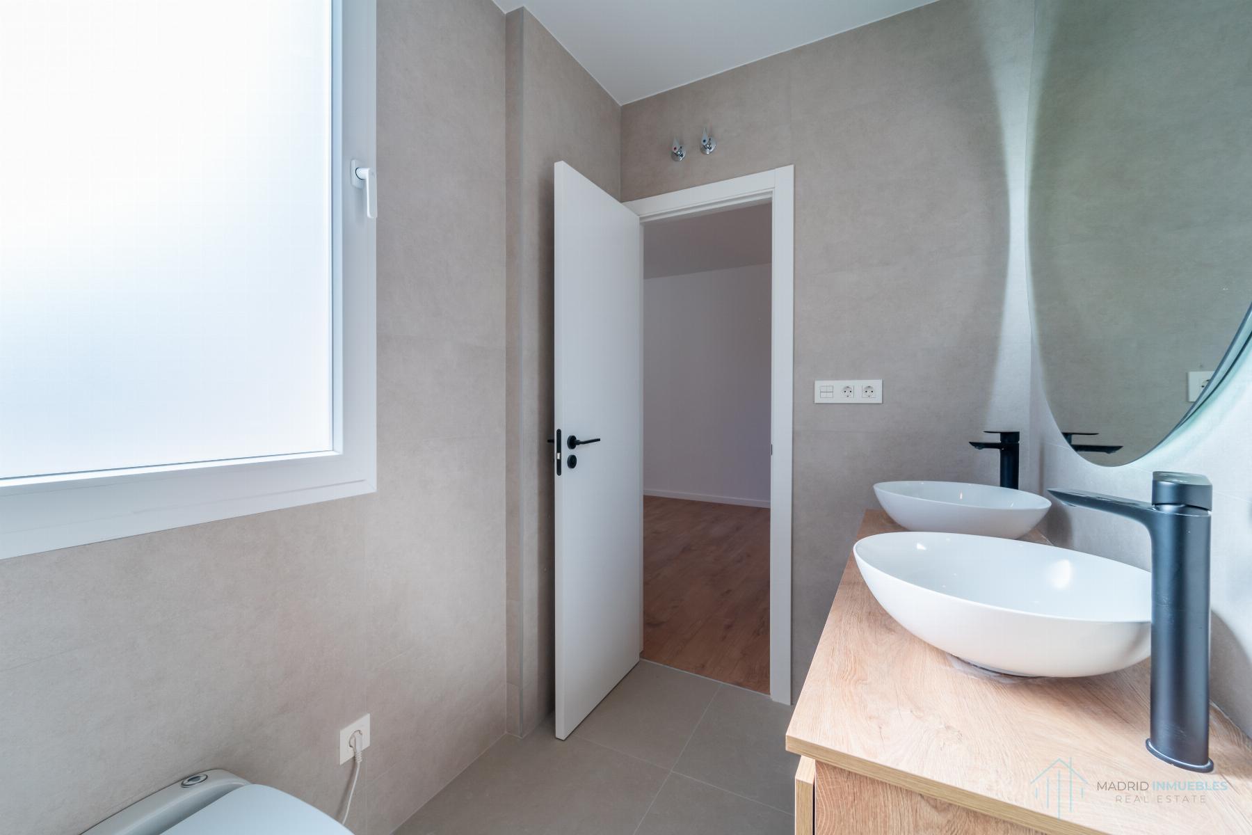 For sale of flat in Madrid